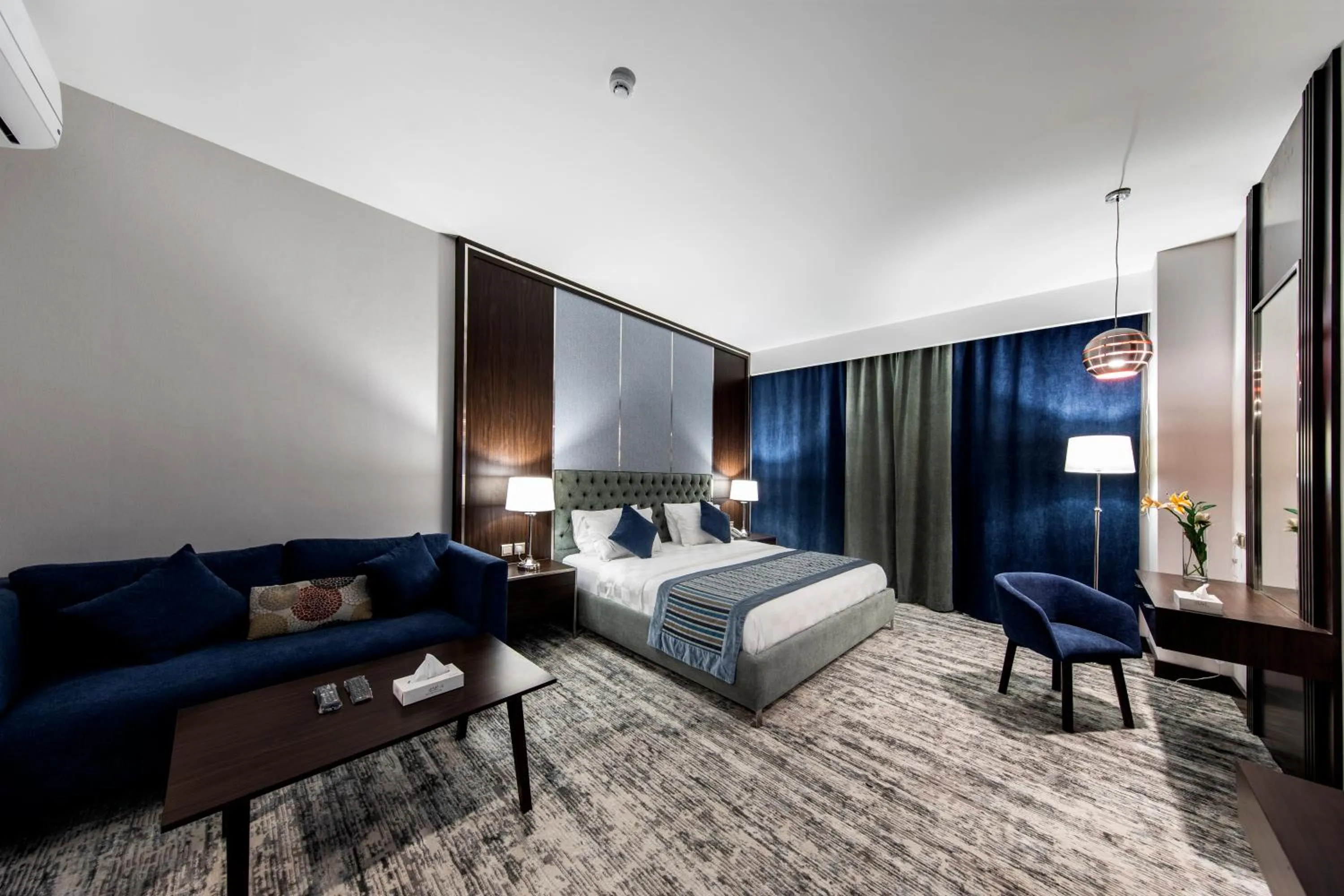 Bed in Lily Hotel Suite Mubarraz