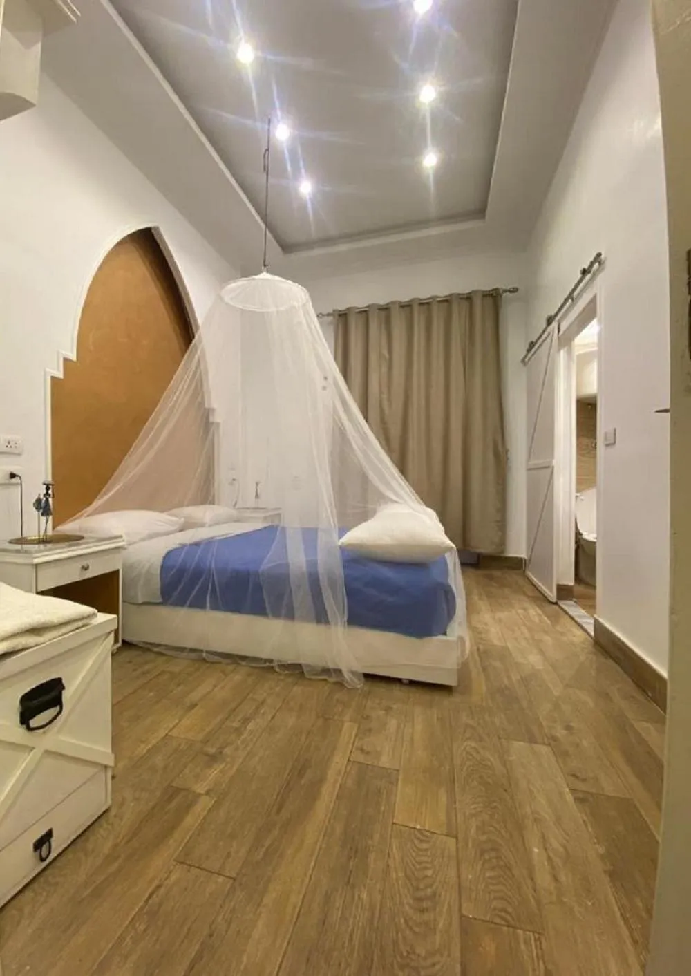 Bed in Paris Hotel Cairo