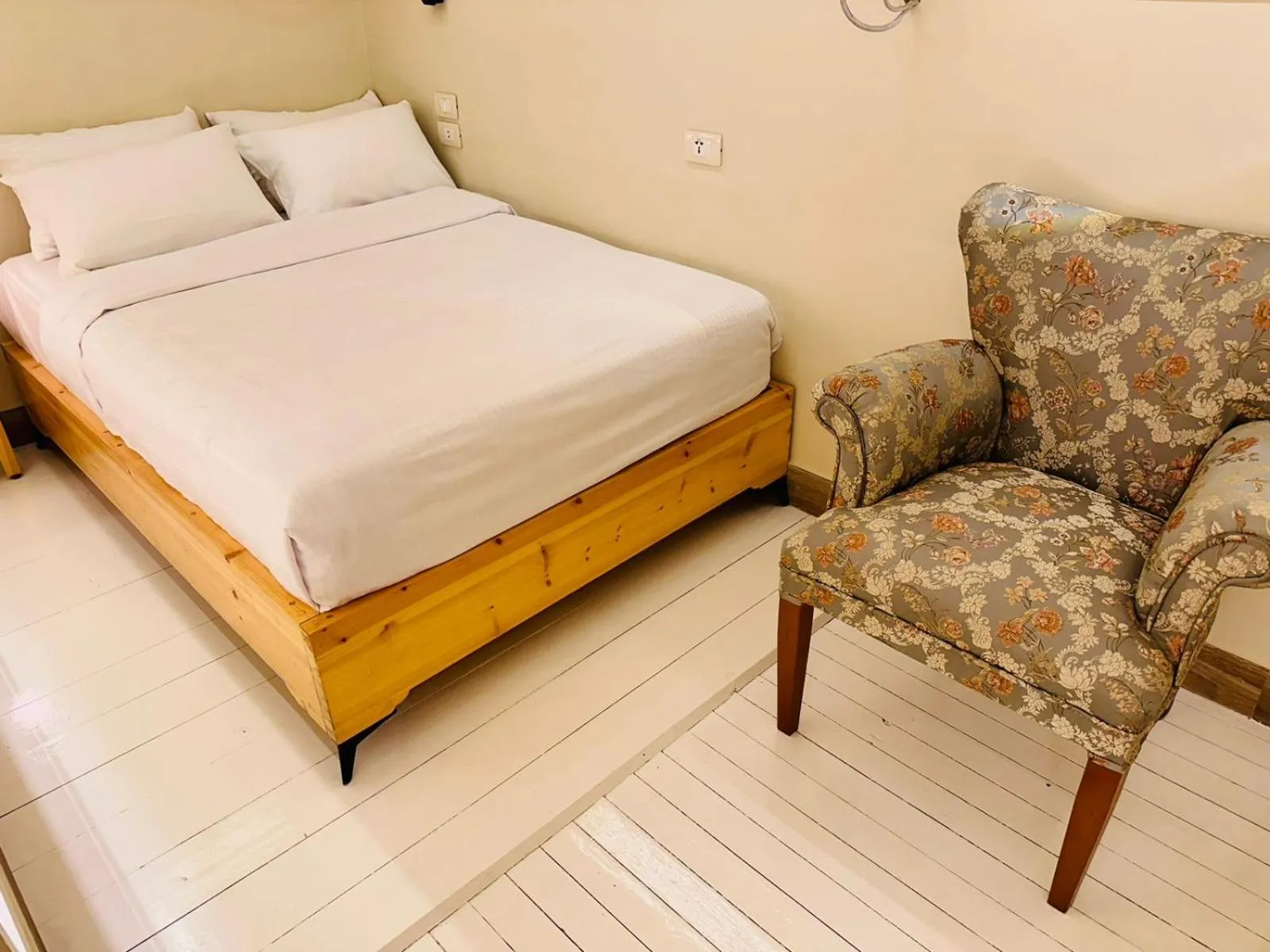 Bed in Paris Hotel Cairo