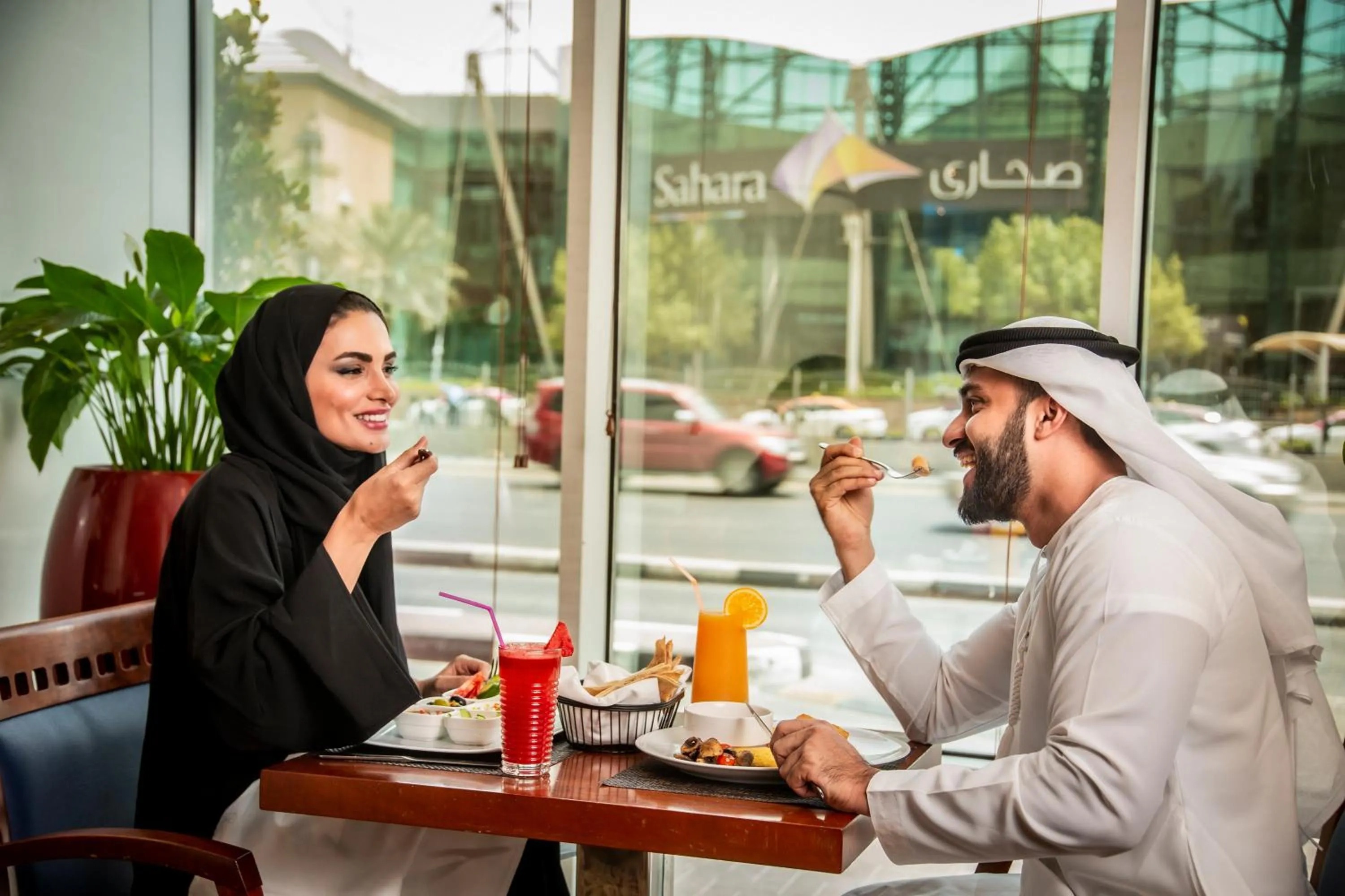 Restaurant/places to eat in Golden Sands Hotel & Residences