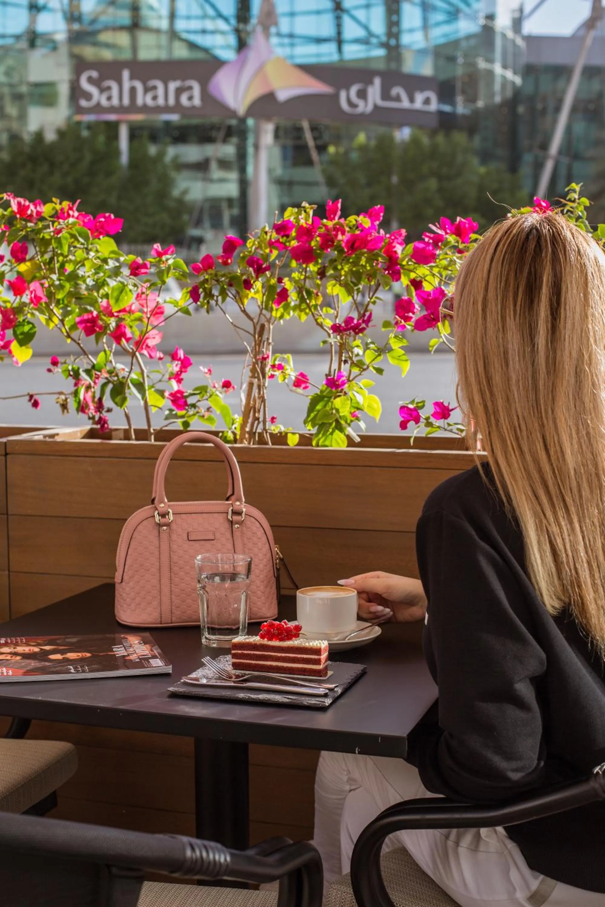 Restaurant/places to eat in Golden Sands Hotel & Residences