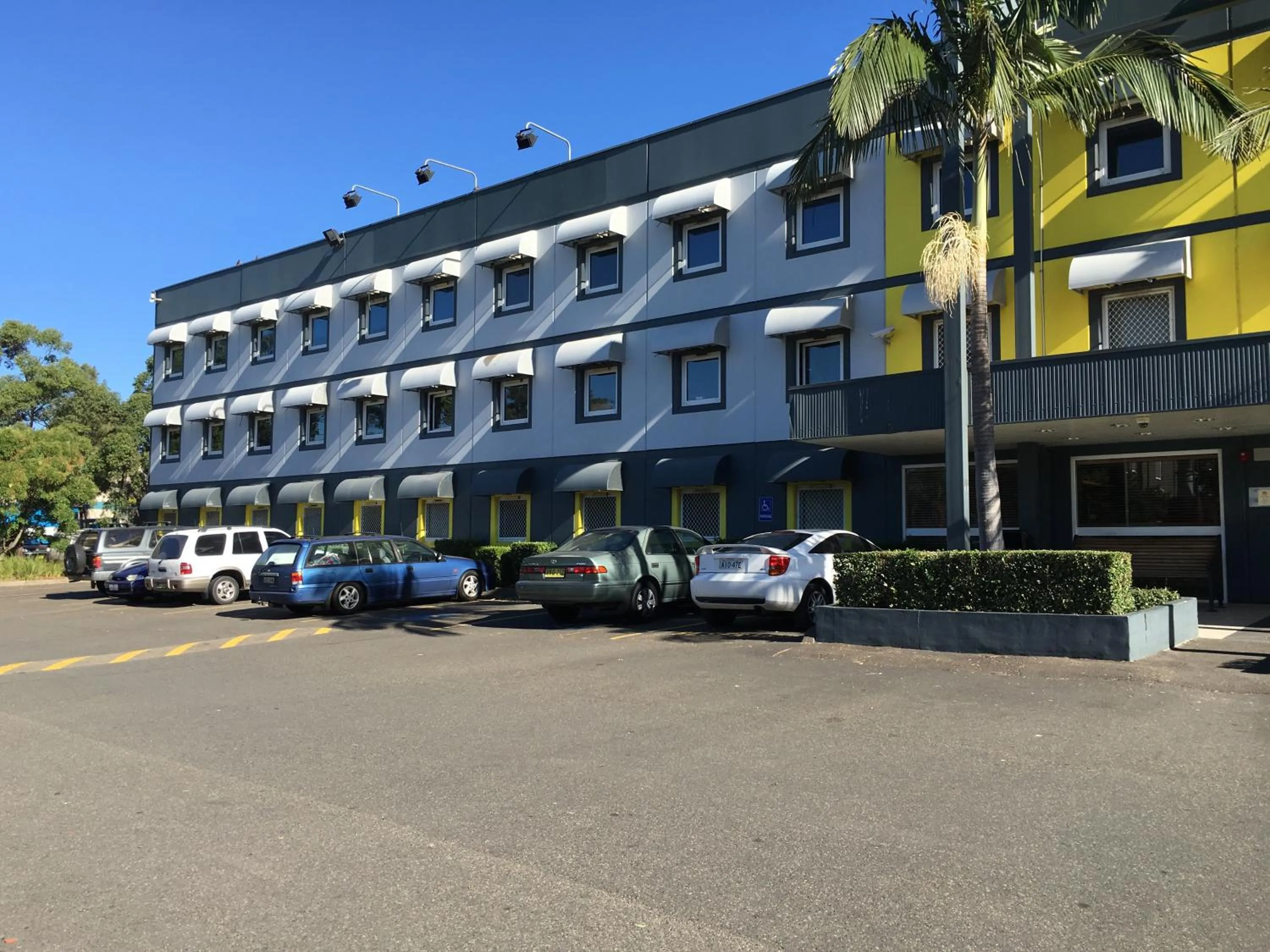 Property building in ibis Budget - Enfield