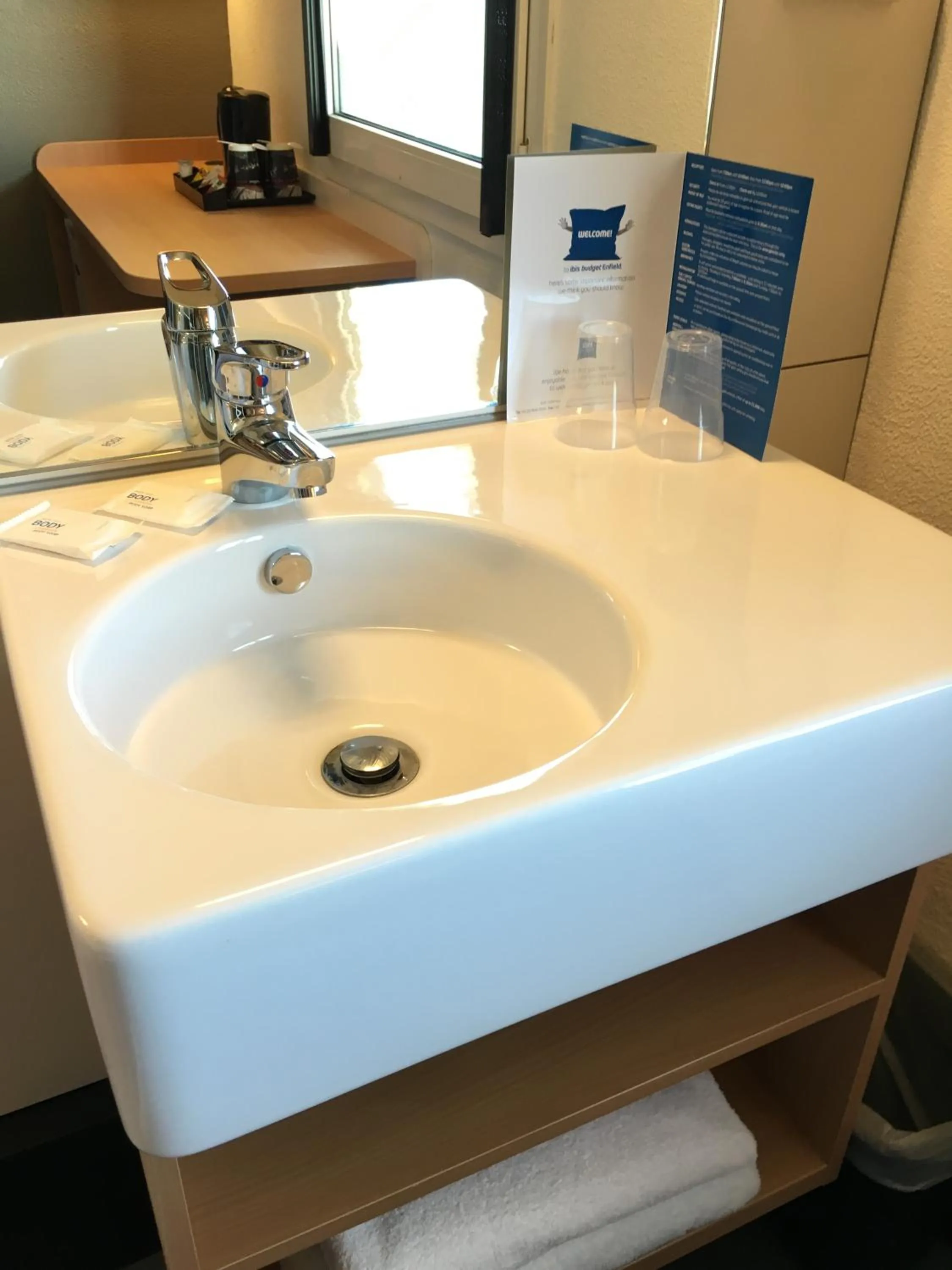 Bathroom in ibis Budget - Enfield
