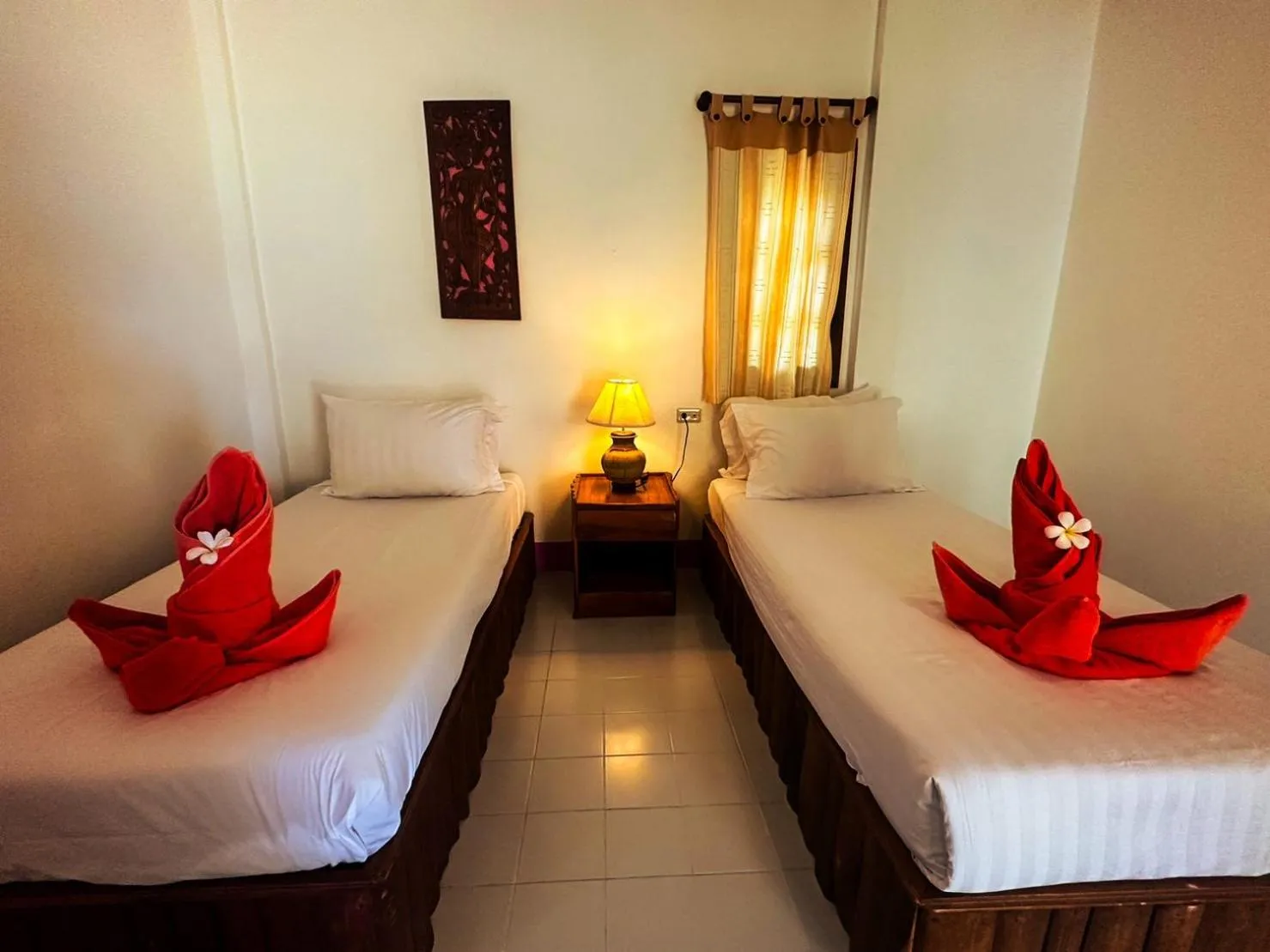 Bed in Phuwadee Resort