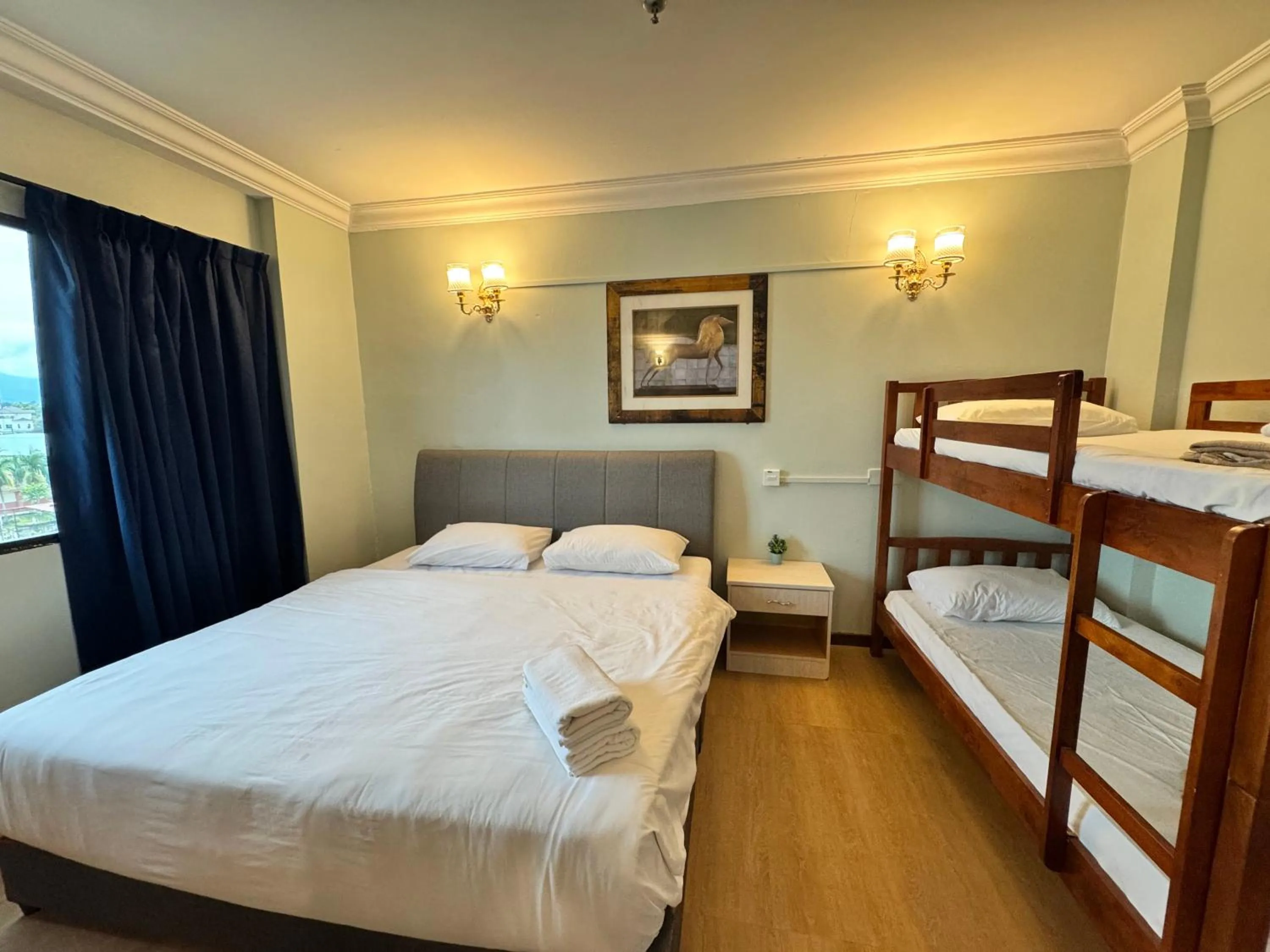 Bedroom, Bed in Fair Park Hotel