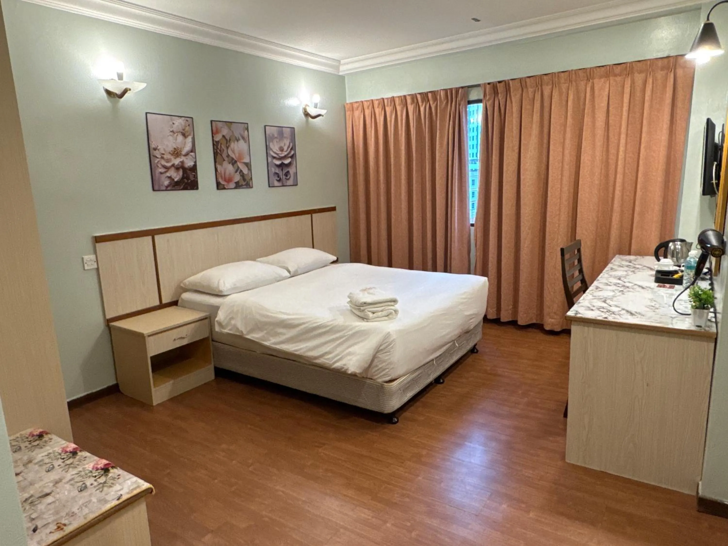 Bed in Fair Park Hotel