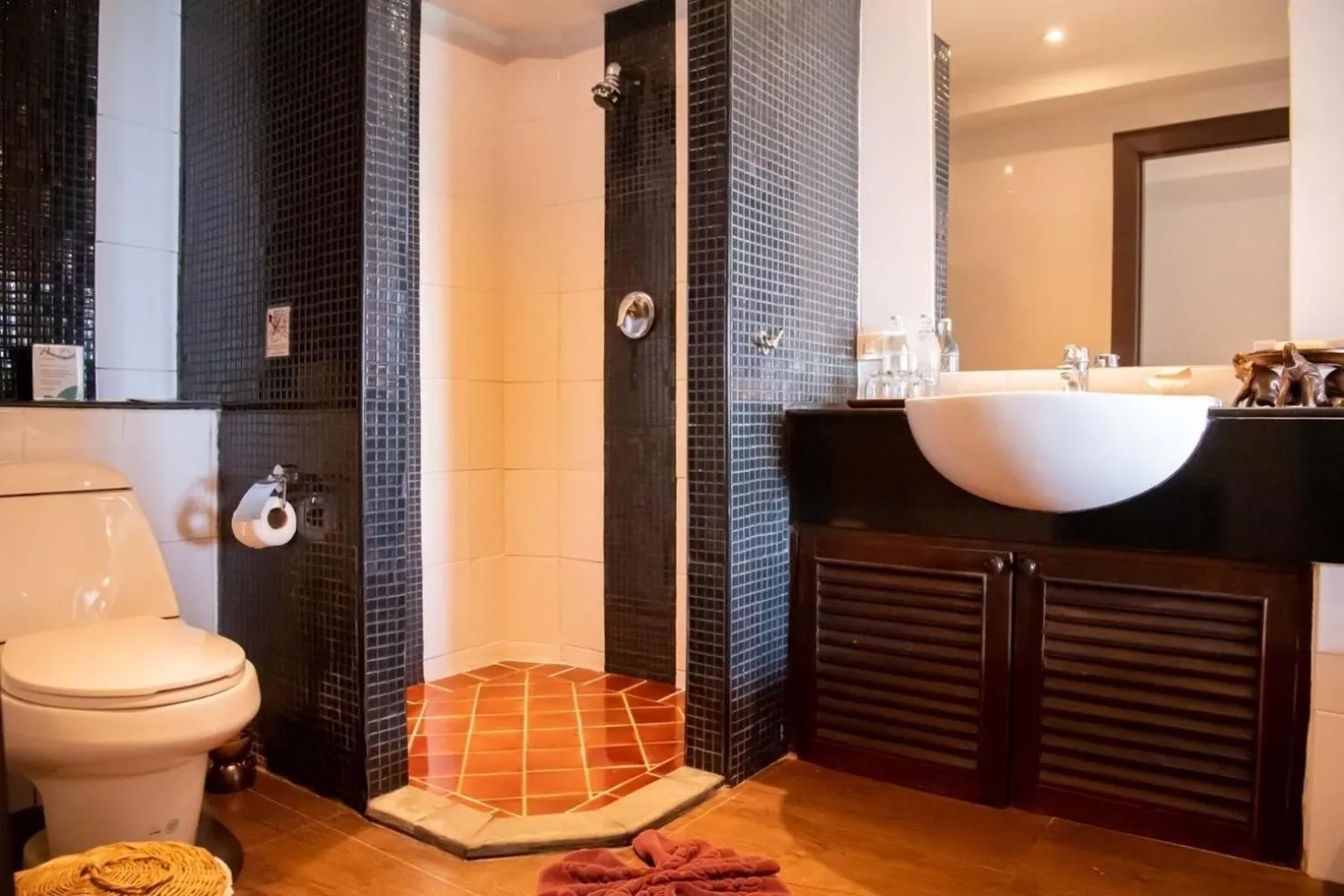 Toilet in Panviman Resort Koh Phangan