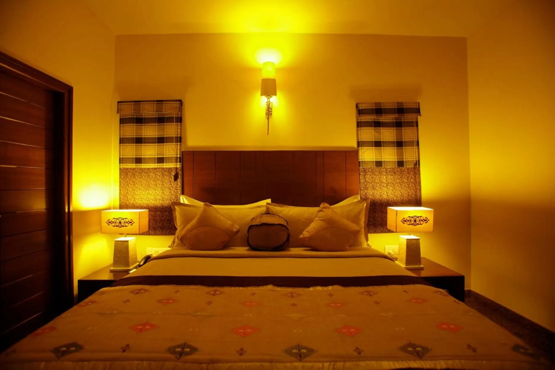Bedroom, Bed in juSTa Indiranagar