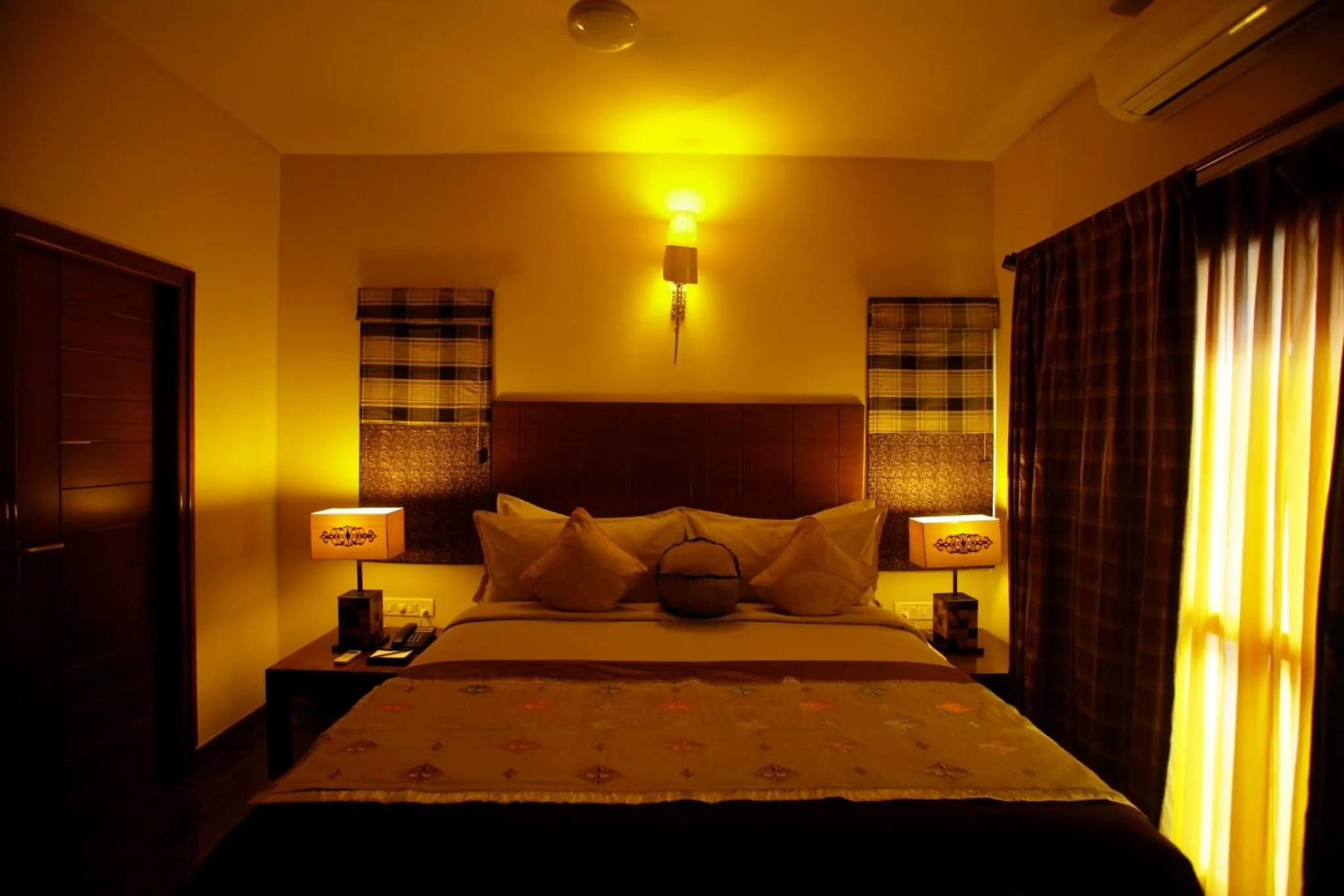 Bedroom, Bed in juSTa Indiranagar