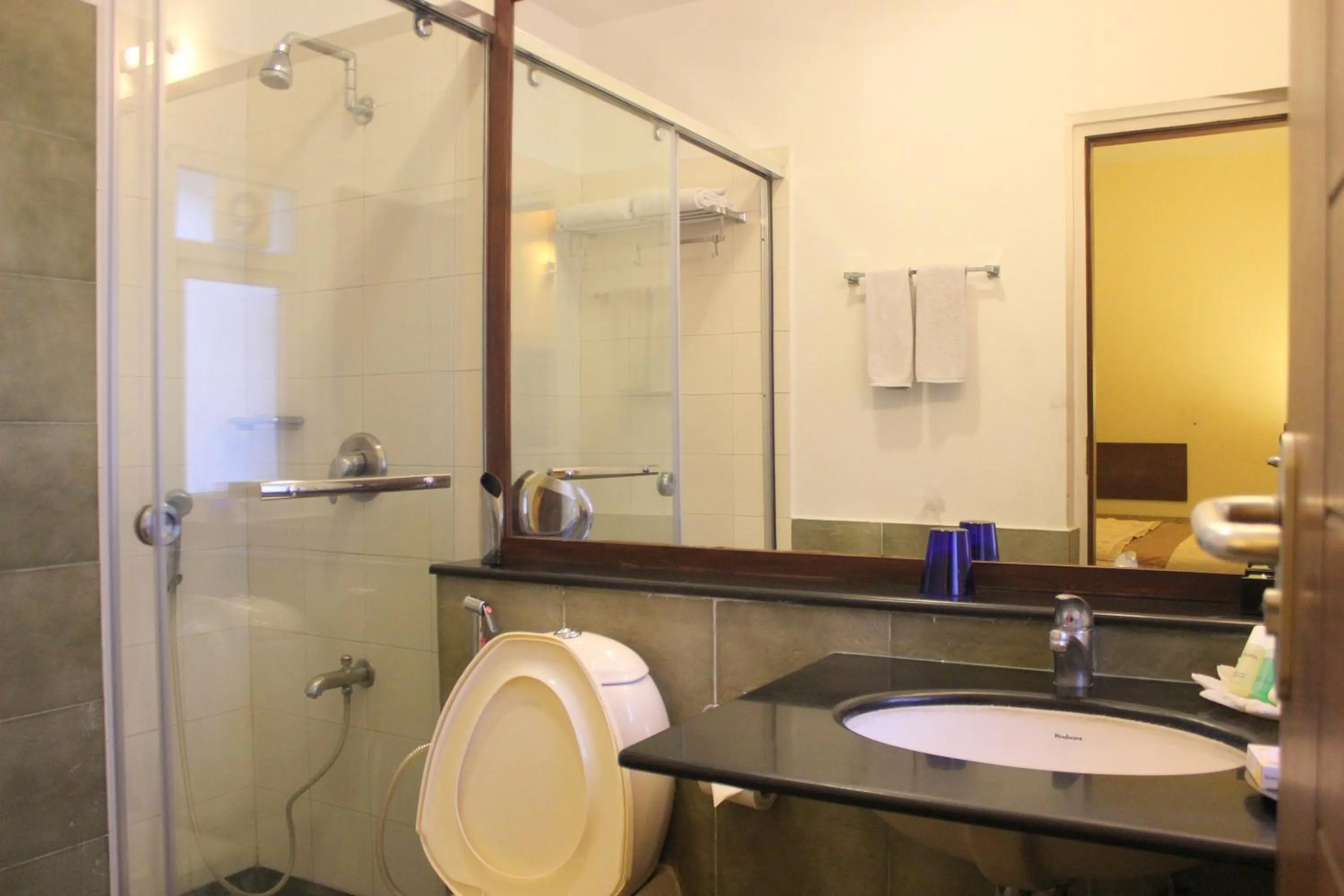 Shower in juSTa Indiranagar