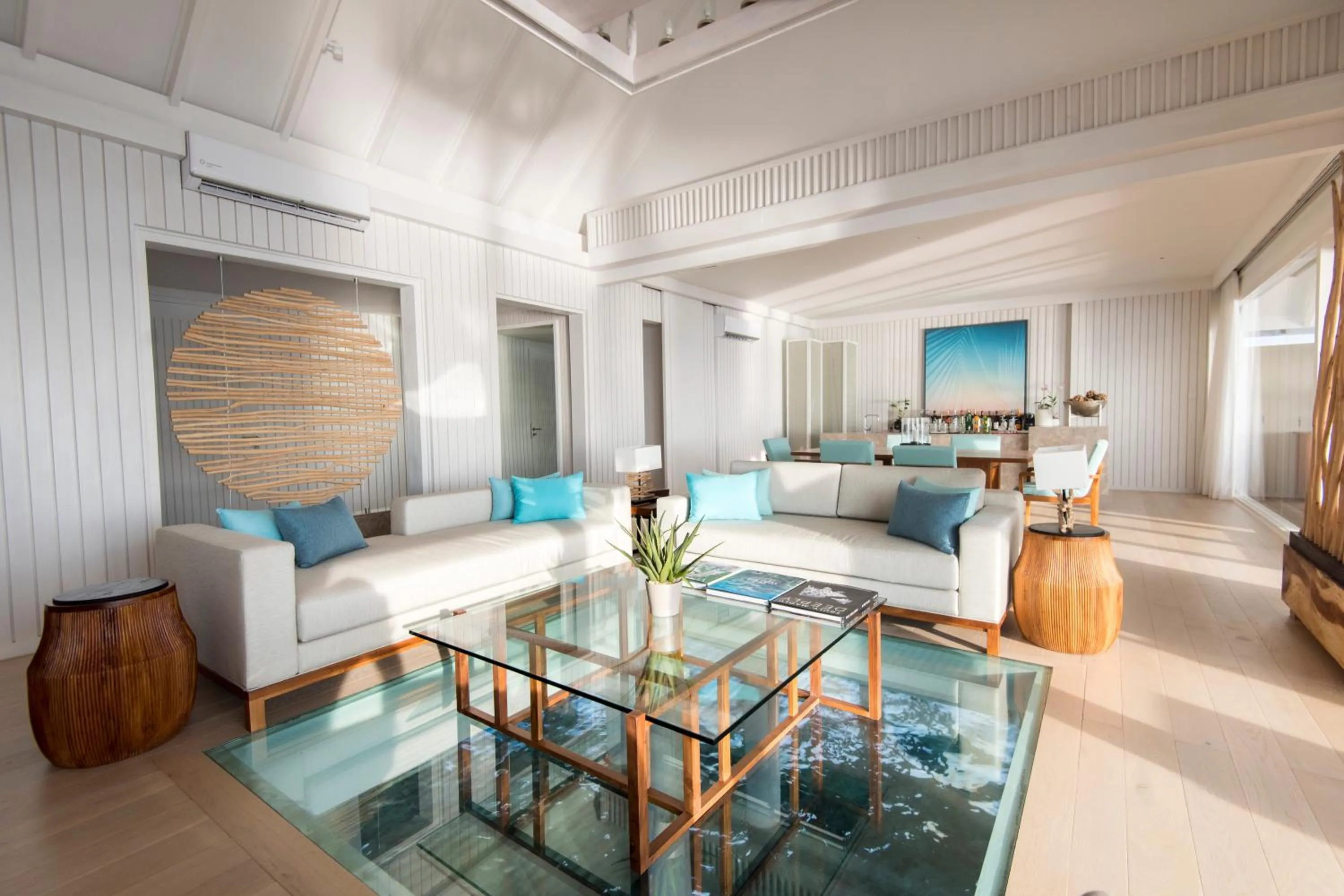 Living room, Bed in LUX* South Ari Atoll Resort & Villas