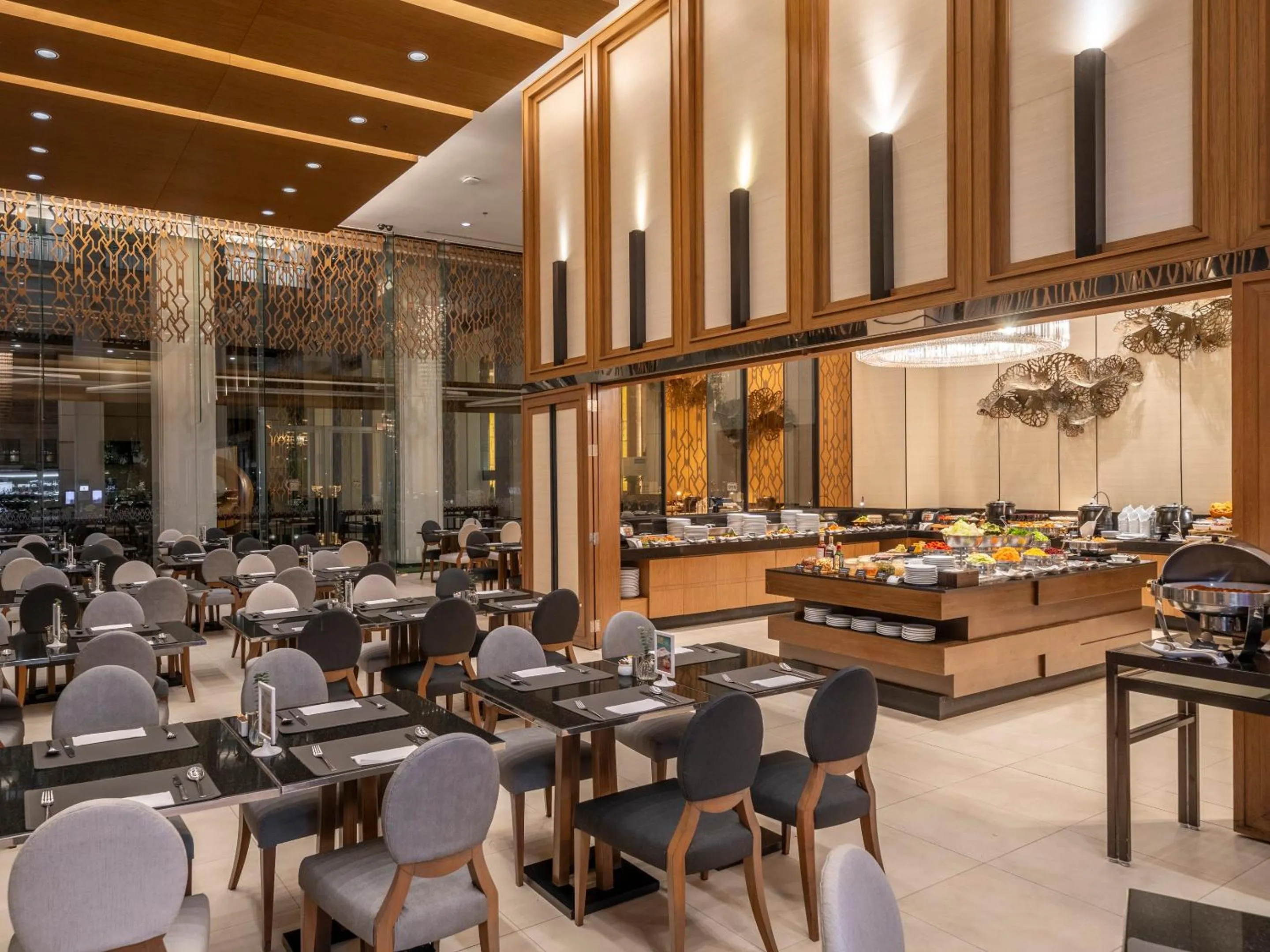 Restaurant/places to eat in Grande Centre Point Ploenchit