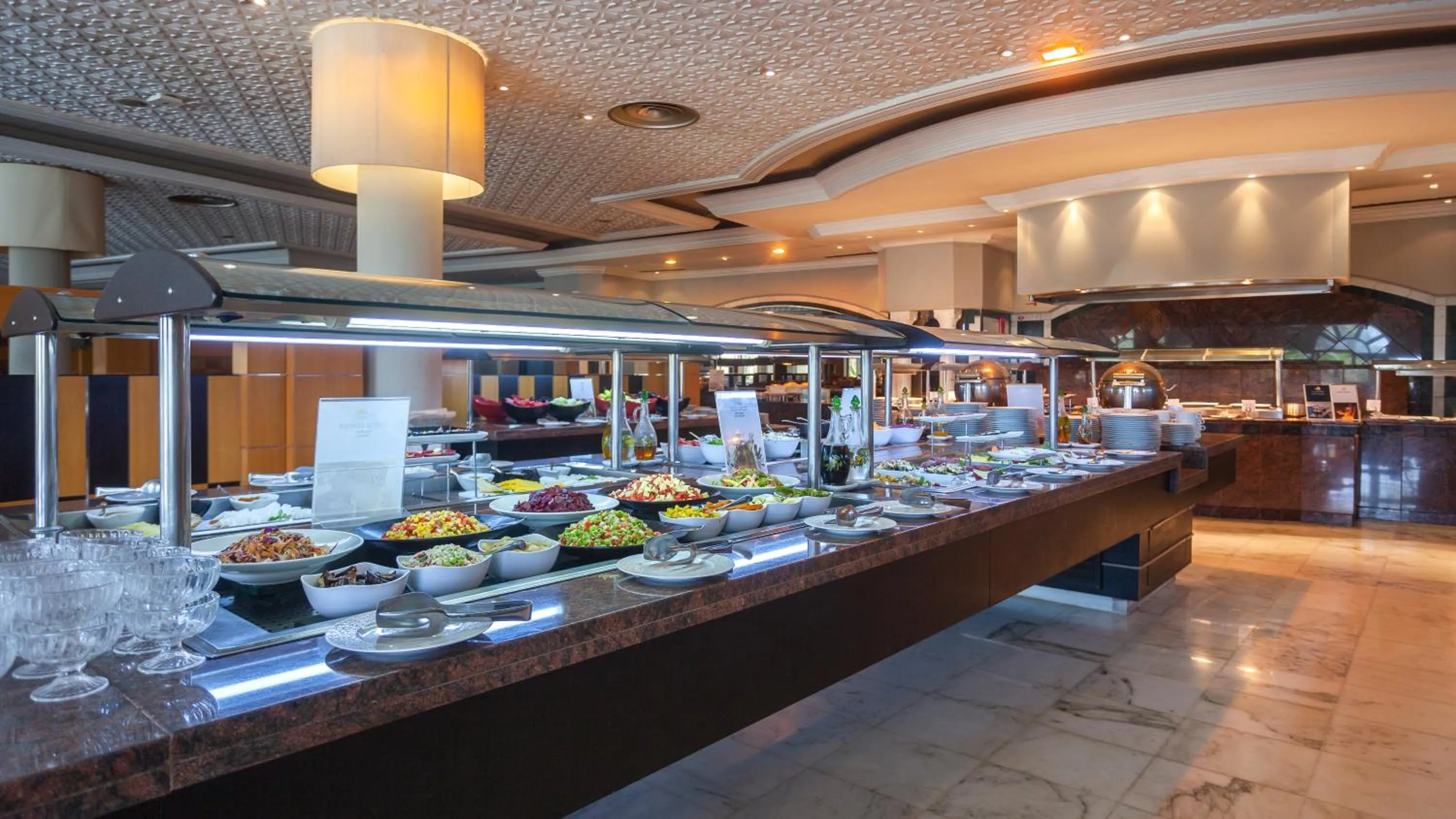 Restaurant/places to eat in OCEANA Hotel & Spa