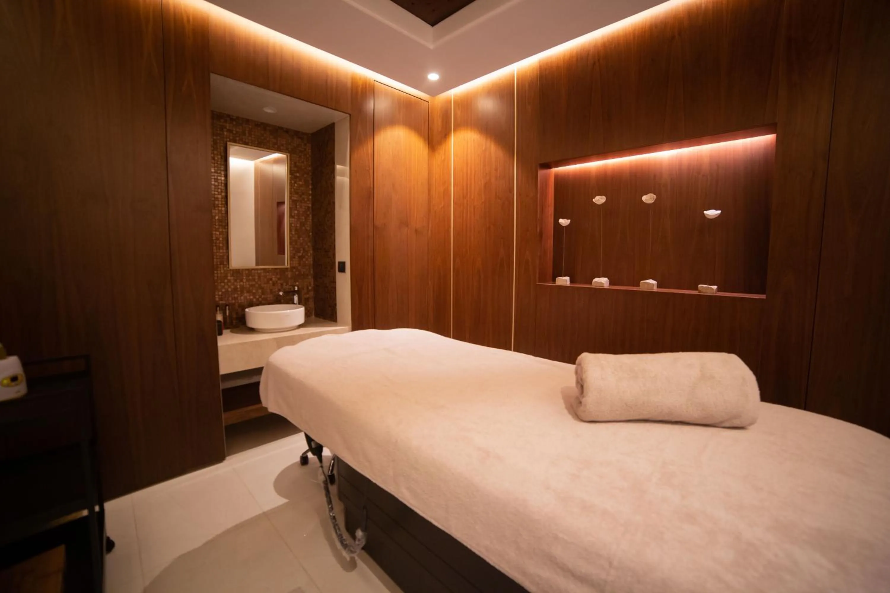 Spa and wellness centre/facilities, Bed in OCEANA Hotel & Spa