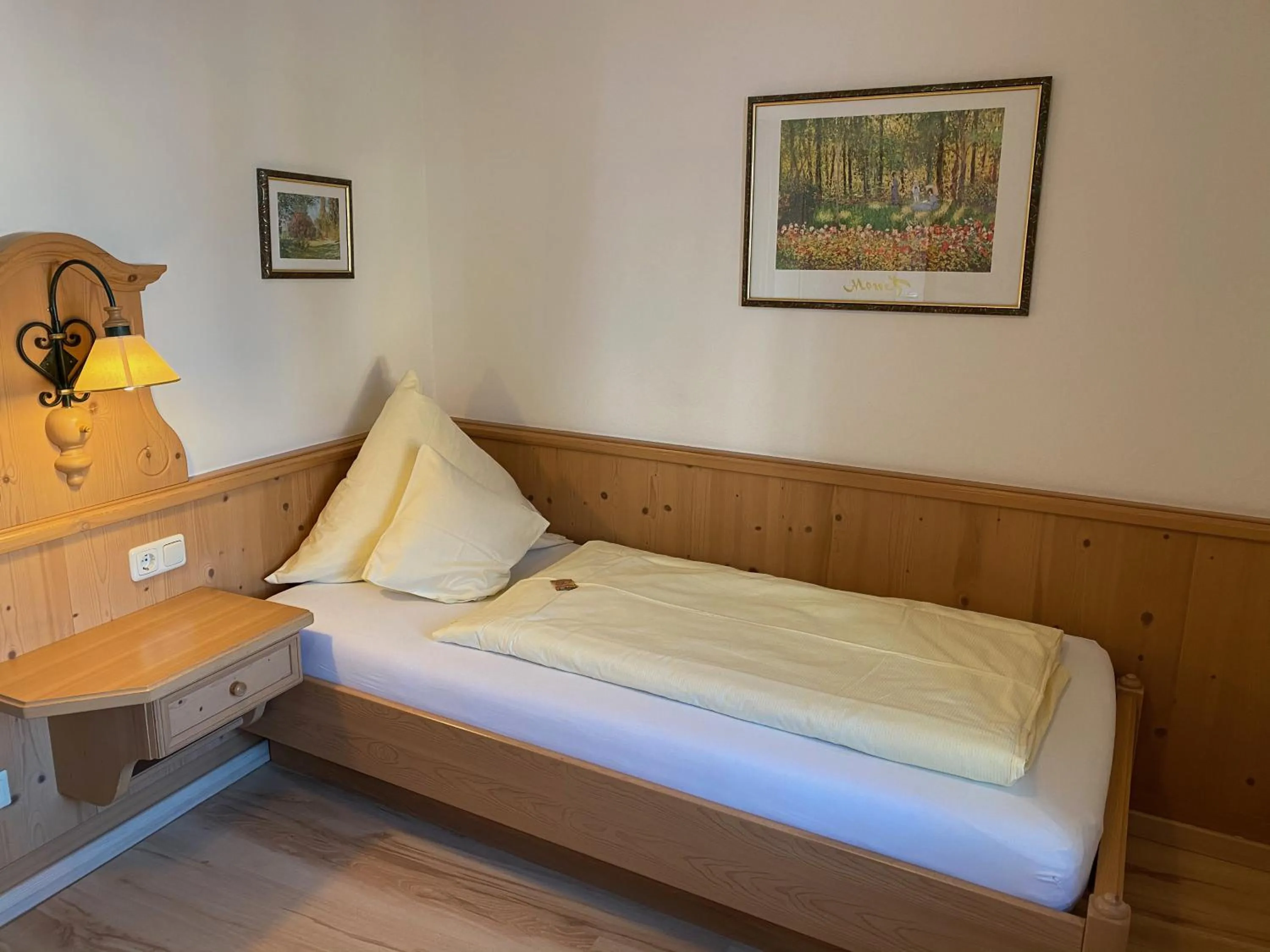 Bedroom, Bed in Hotel Lobmeyer