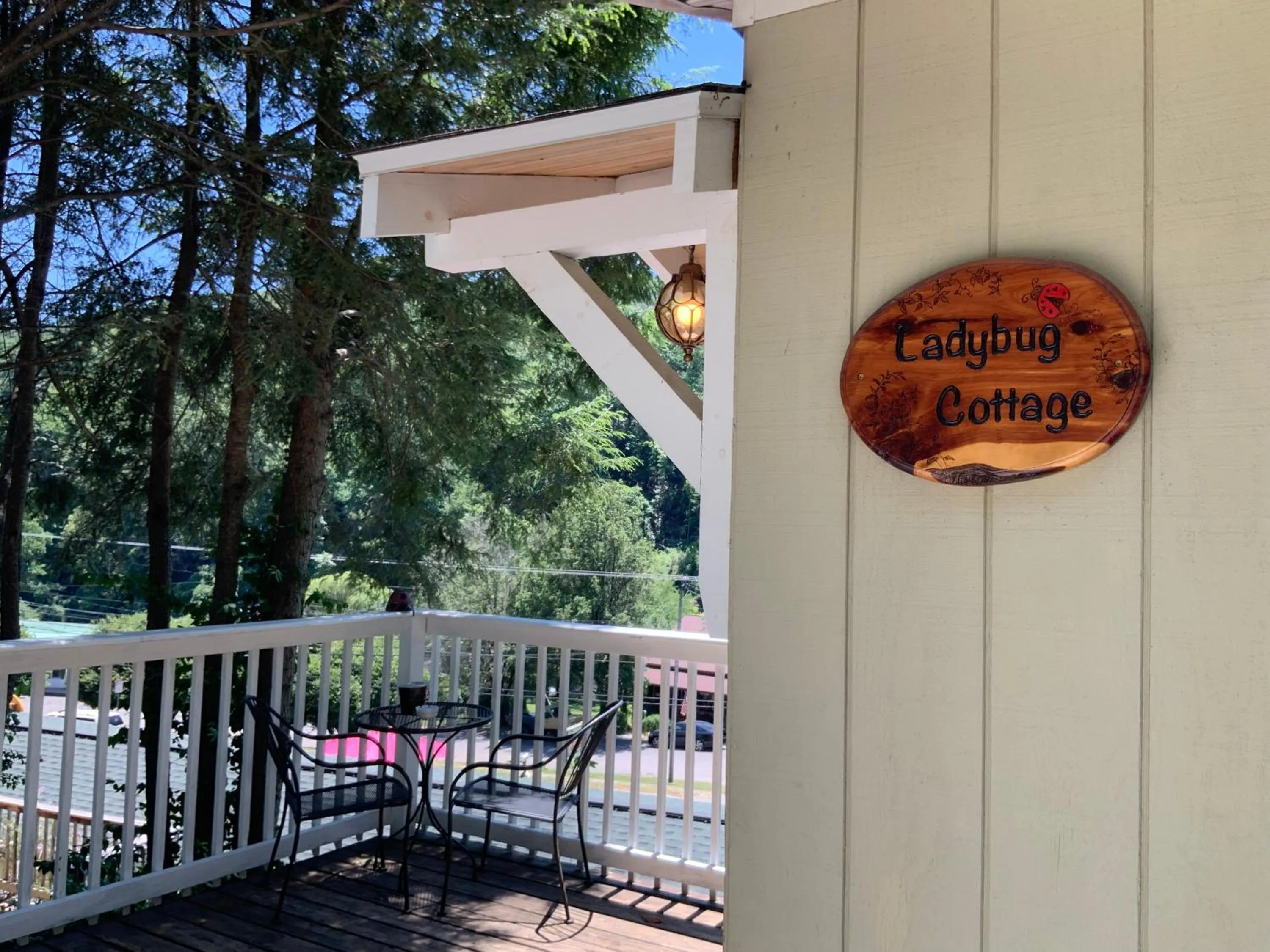 The Chimney Rock Inn & Cottages