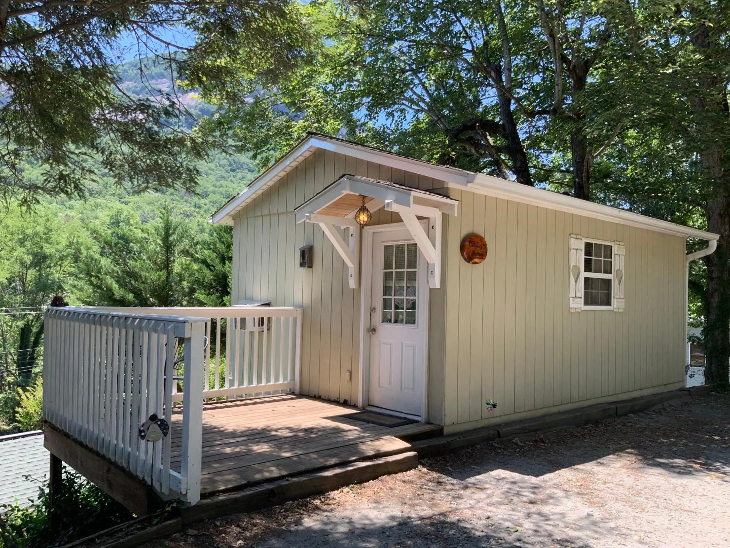 The Chimney Rock Inn & Cottages