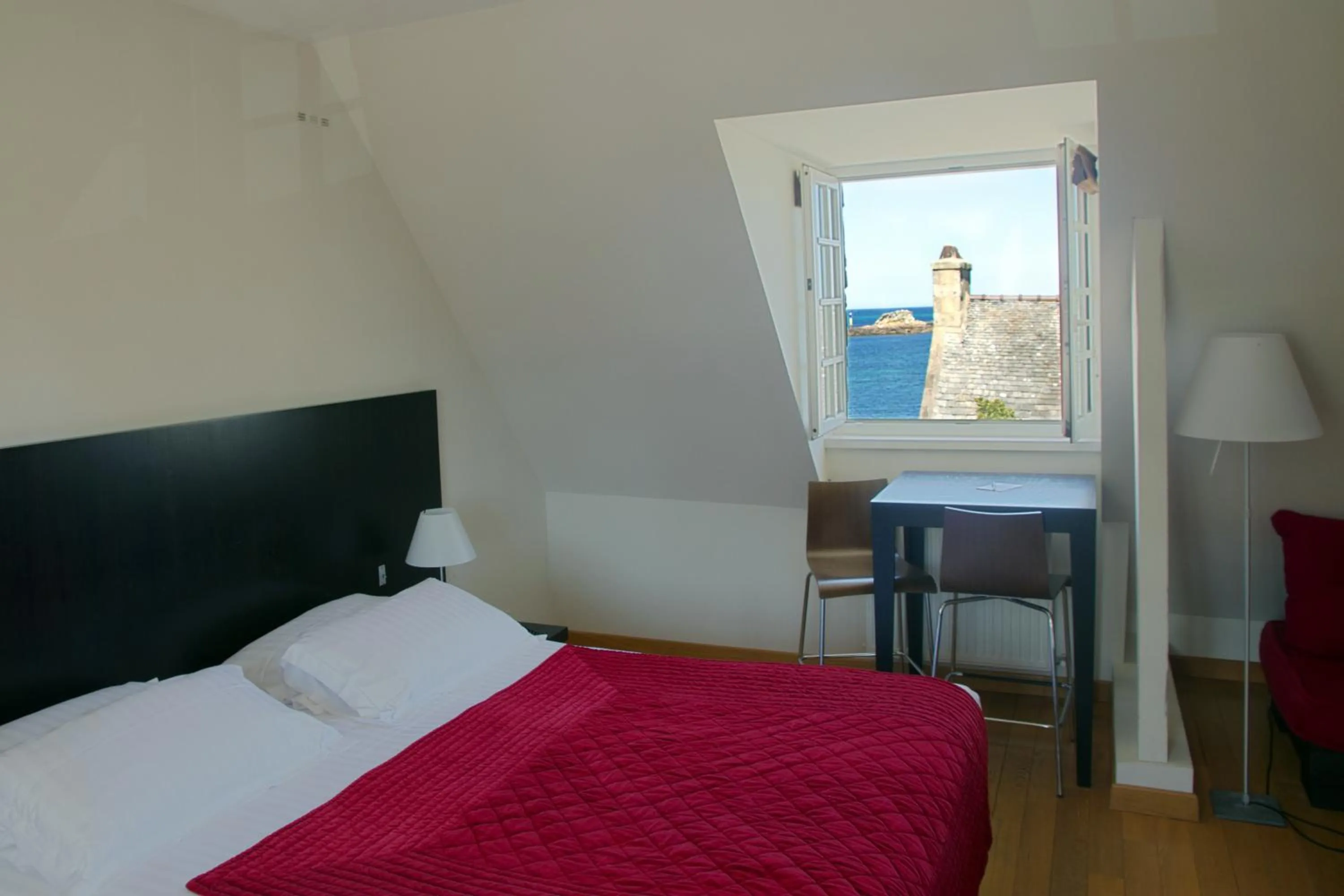 Sea view, Bed in Hotel Le Temps De Vivre