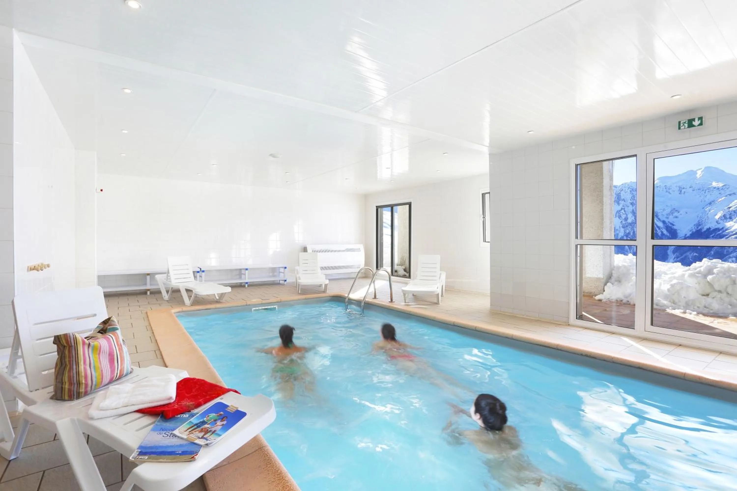 Swimming pool in Résidence Goélia Royal Peyragudes