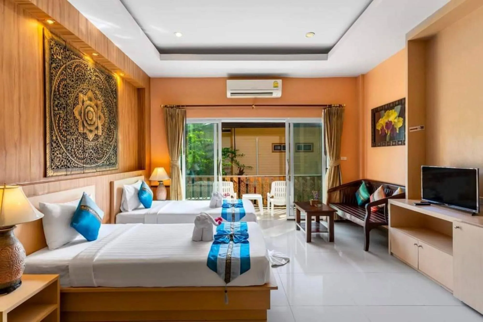 Bed in Coconut Beach Resort, Koh Chang