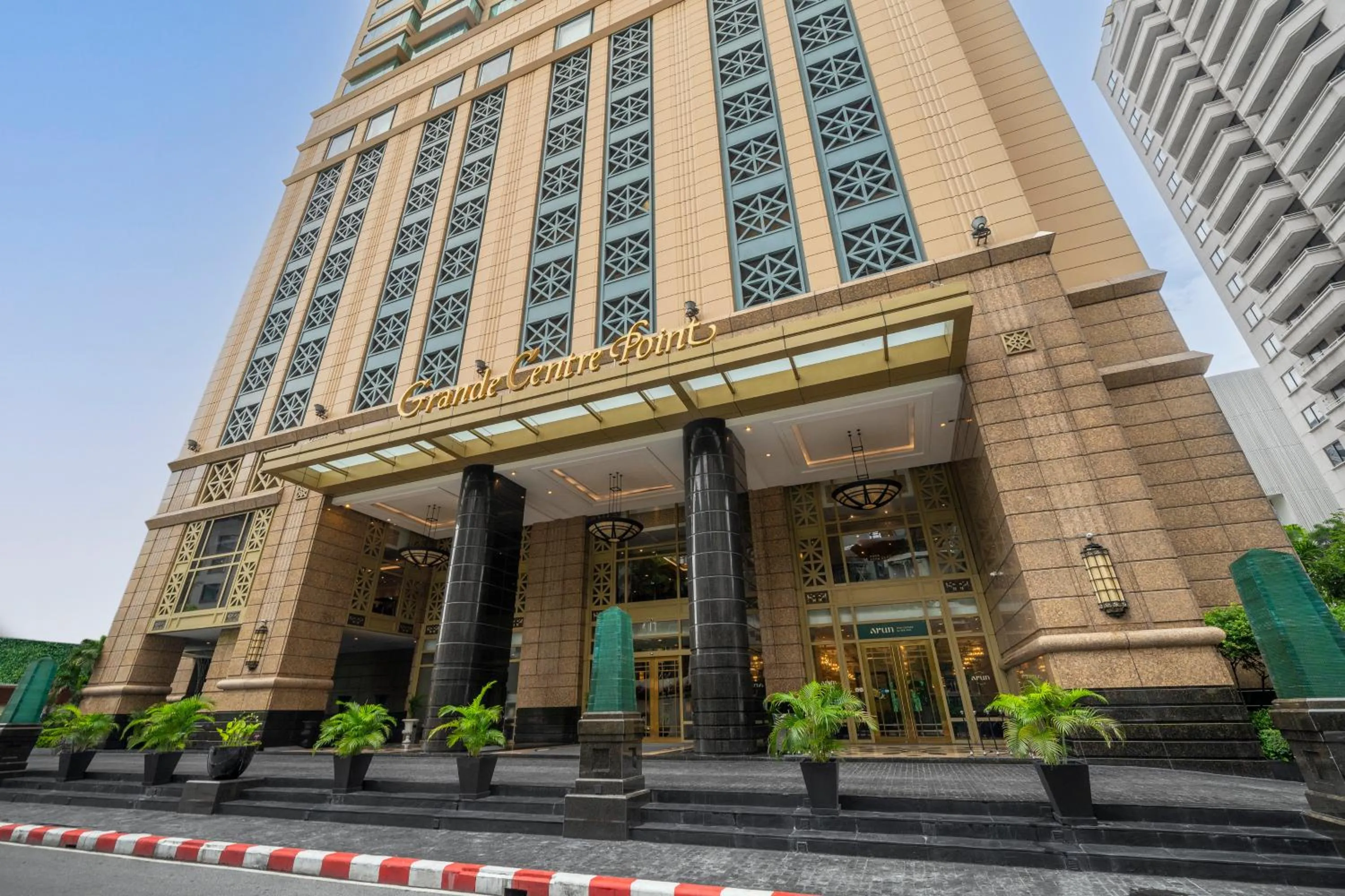 Property building in Grande Centre Point Hotel Ratchadamri Bangkok