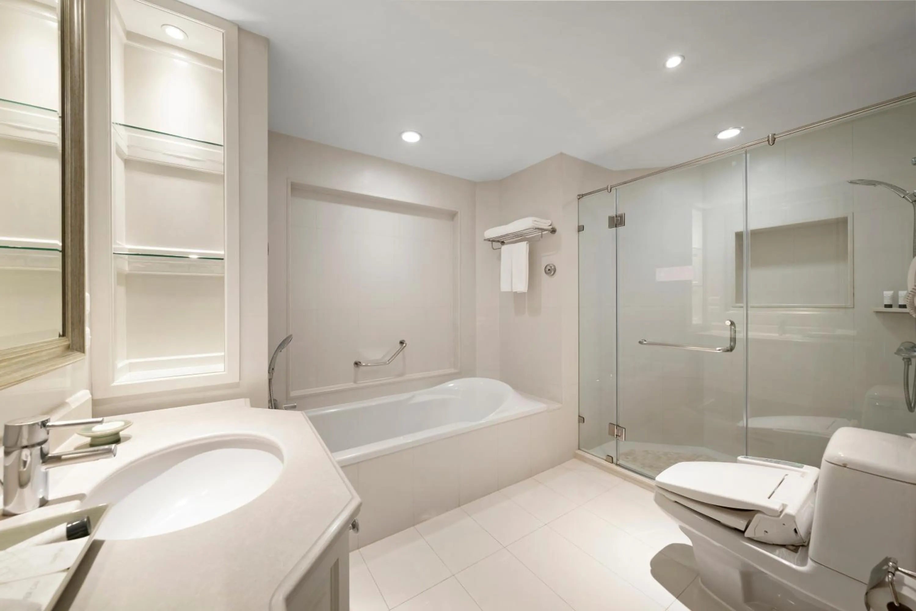 Bathroom in Grande Centre Point Hotel Ratchadamri Bangkok