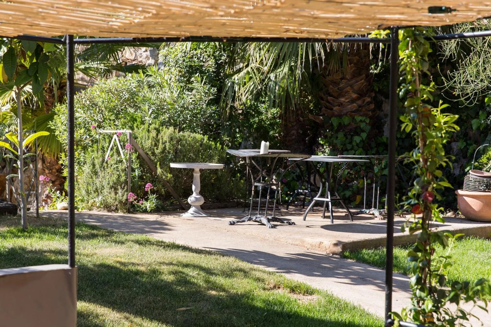 Garden in Le Jardin d'Emile