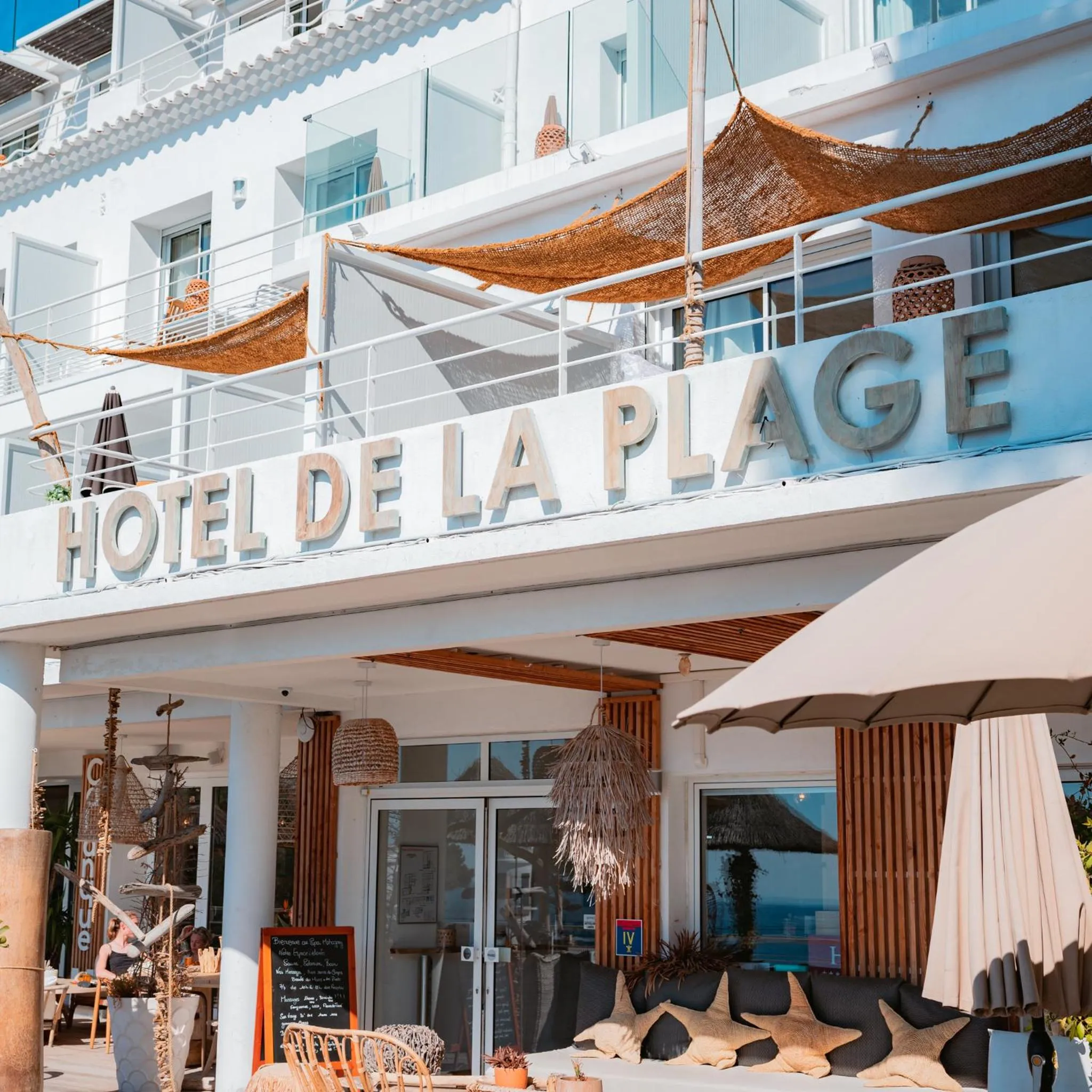 Hotel de La Plage - Mahogany