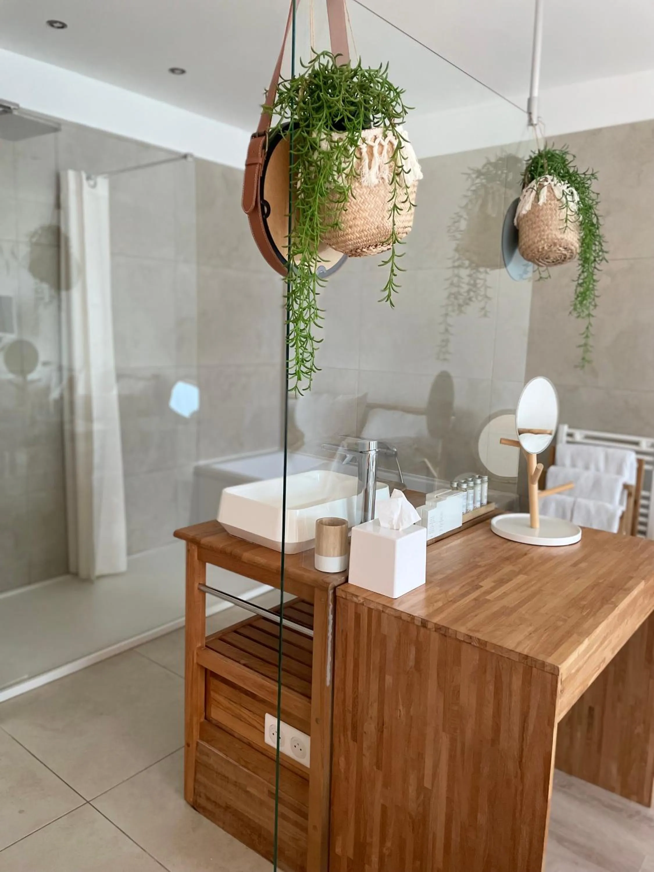 Bathroom in Hotel de La Plage - Mahogany