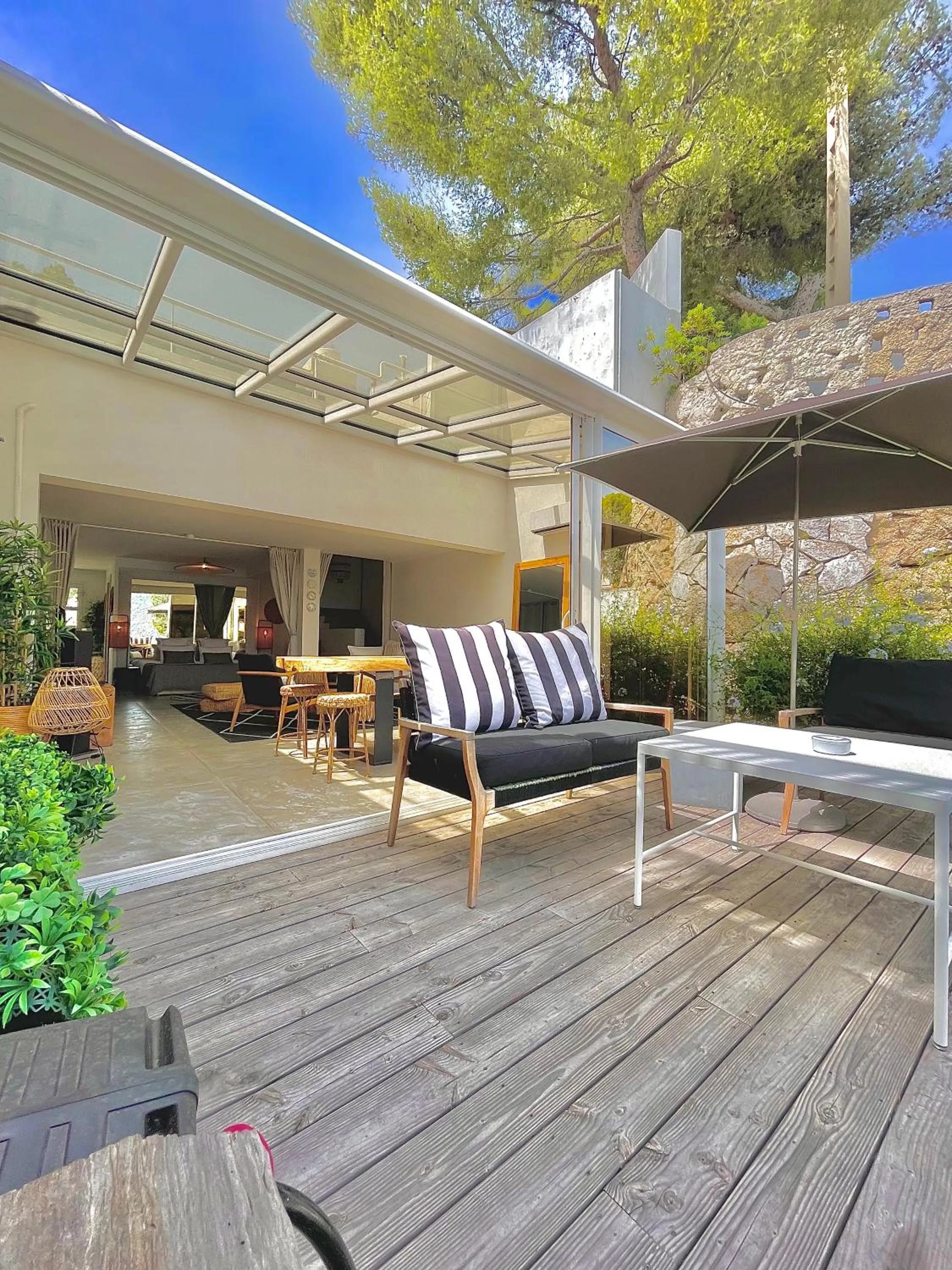 Hotel de La Plage - Mahogany