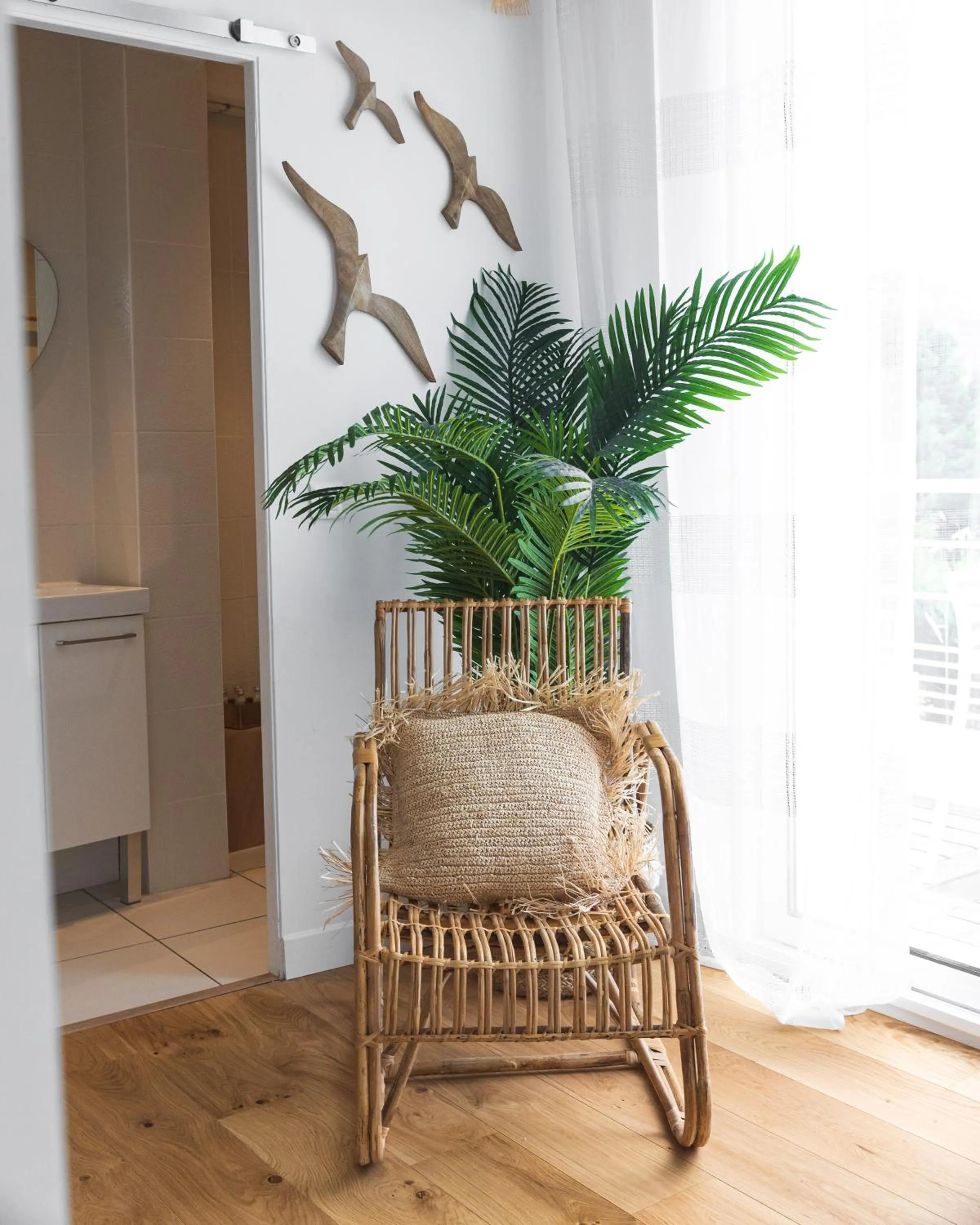 Seating area in Hotel de La Plage - Mahogany