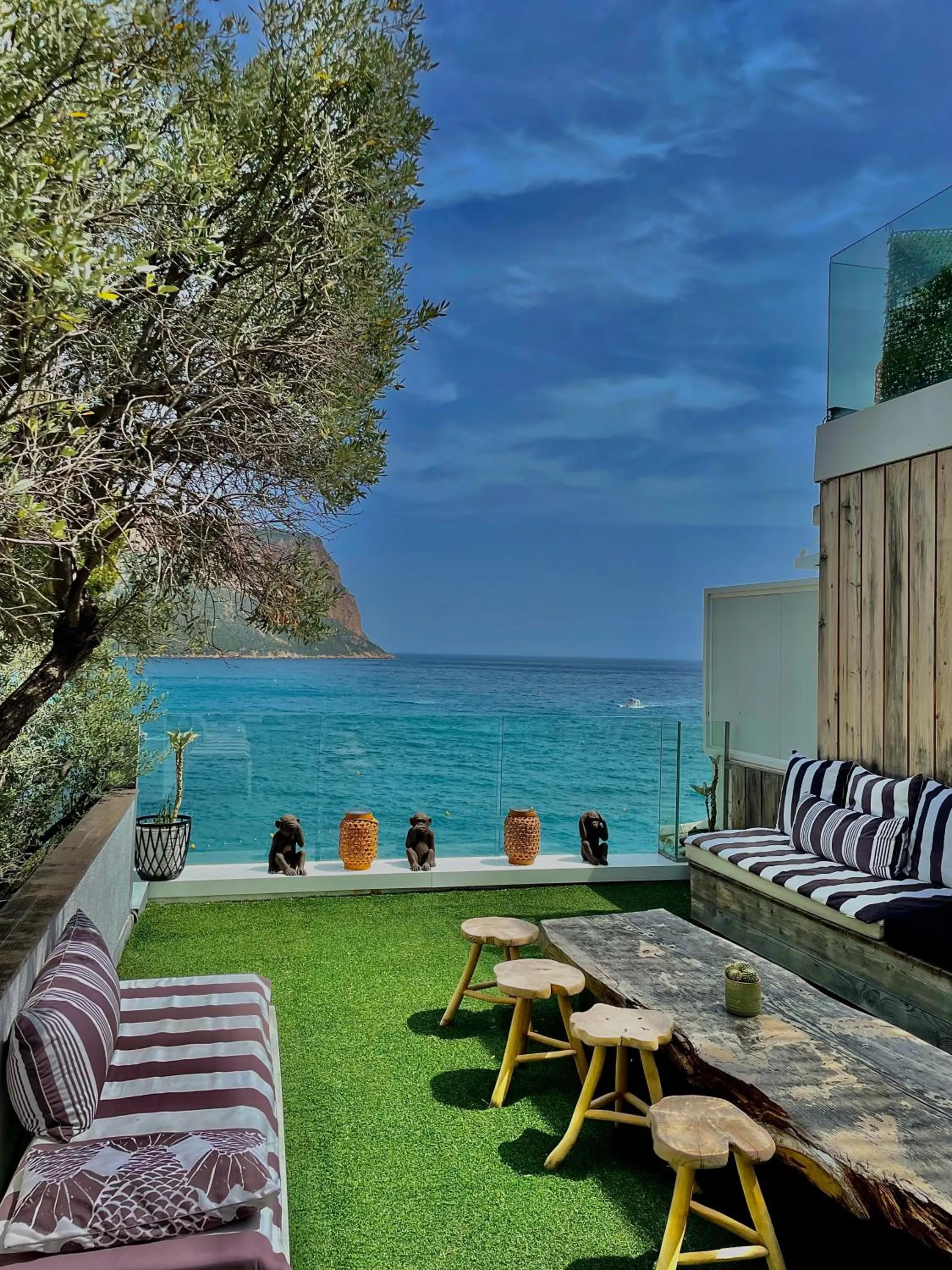 Hotel de La Plage - Mahogany