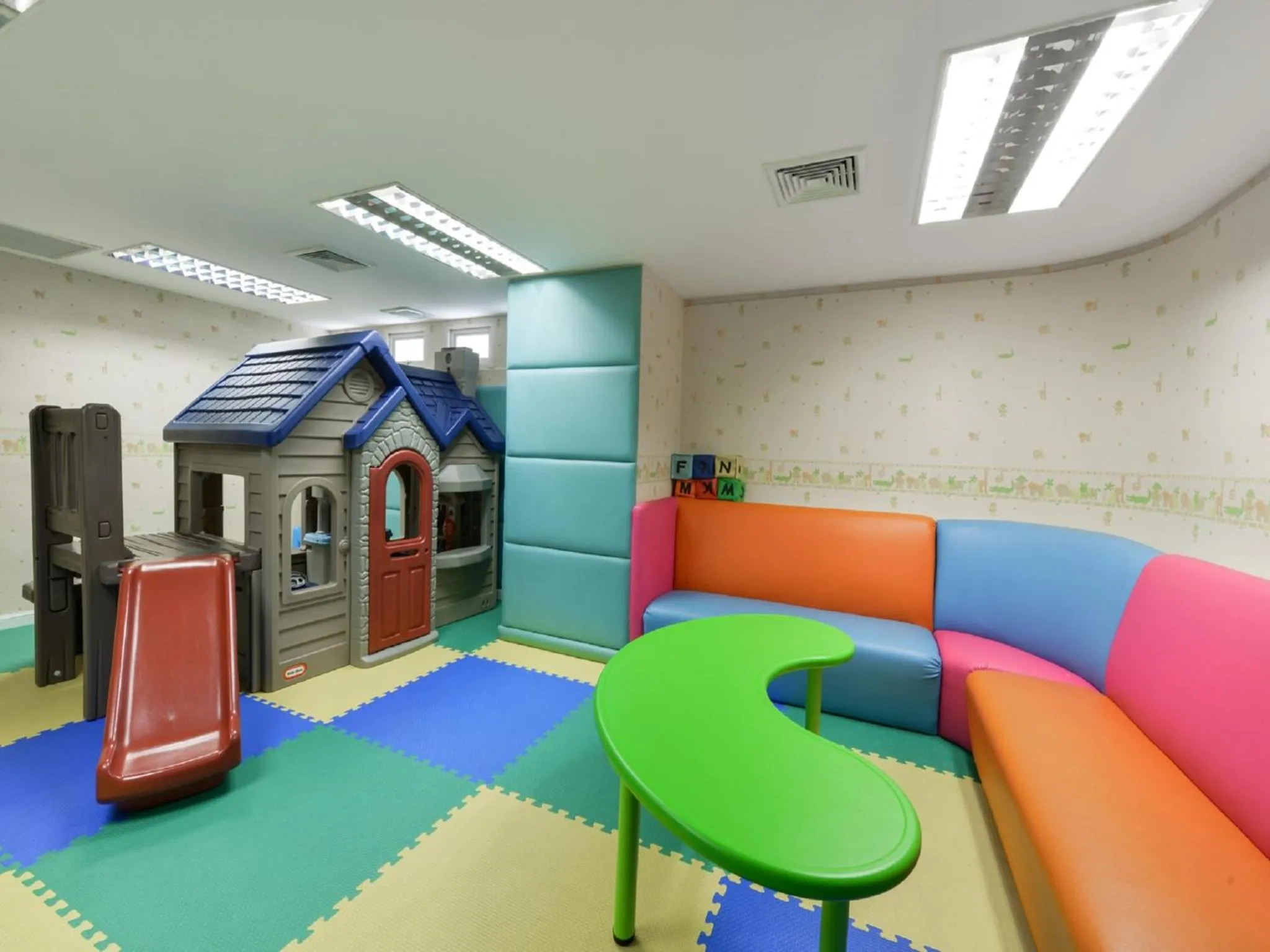 Children play ground in Centre Point Sukhumvit Thong-Lo