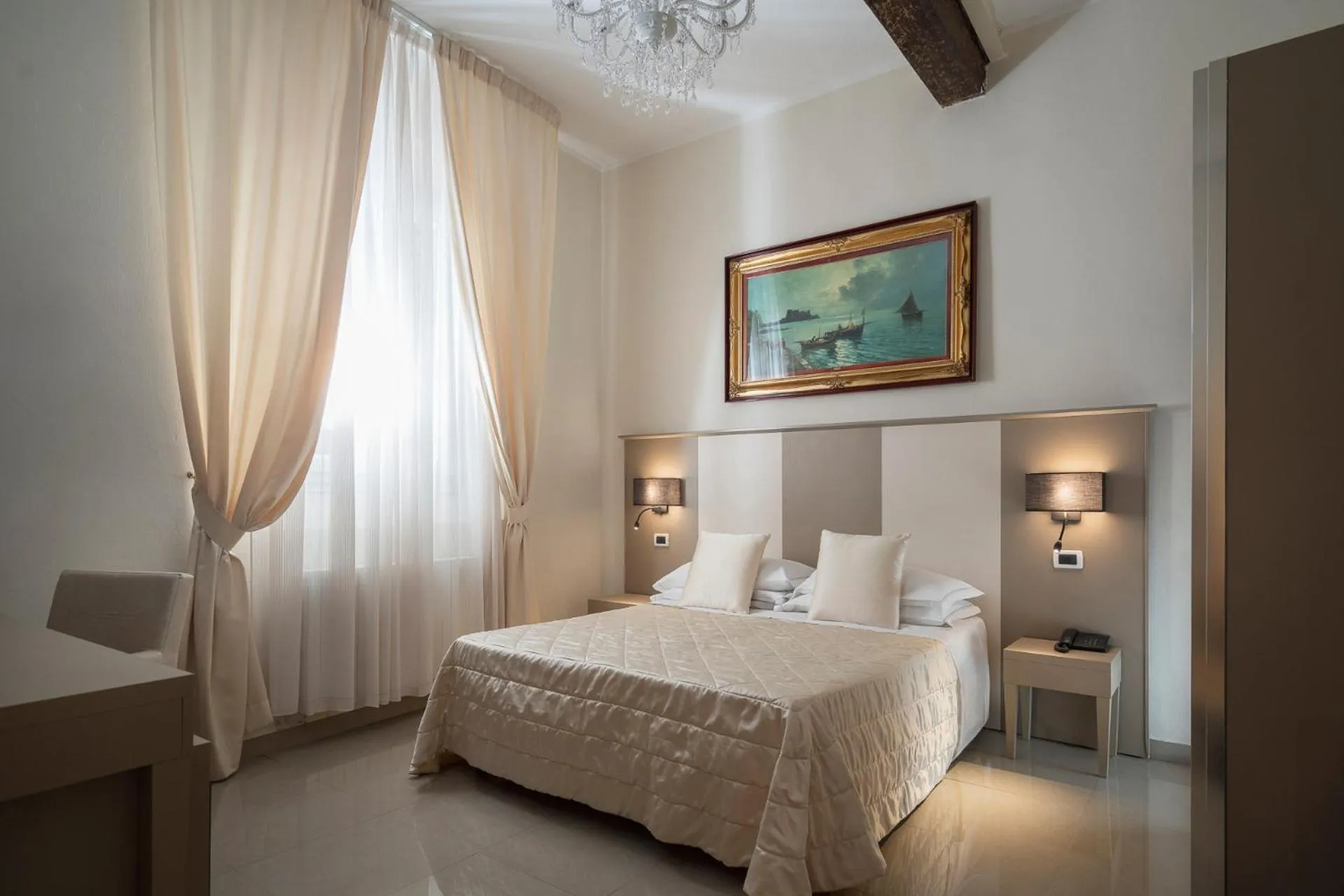 Photo of the whole room, Bed in Albergo Rossini 1936