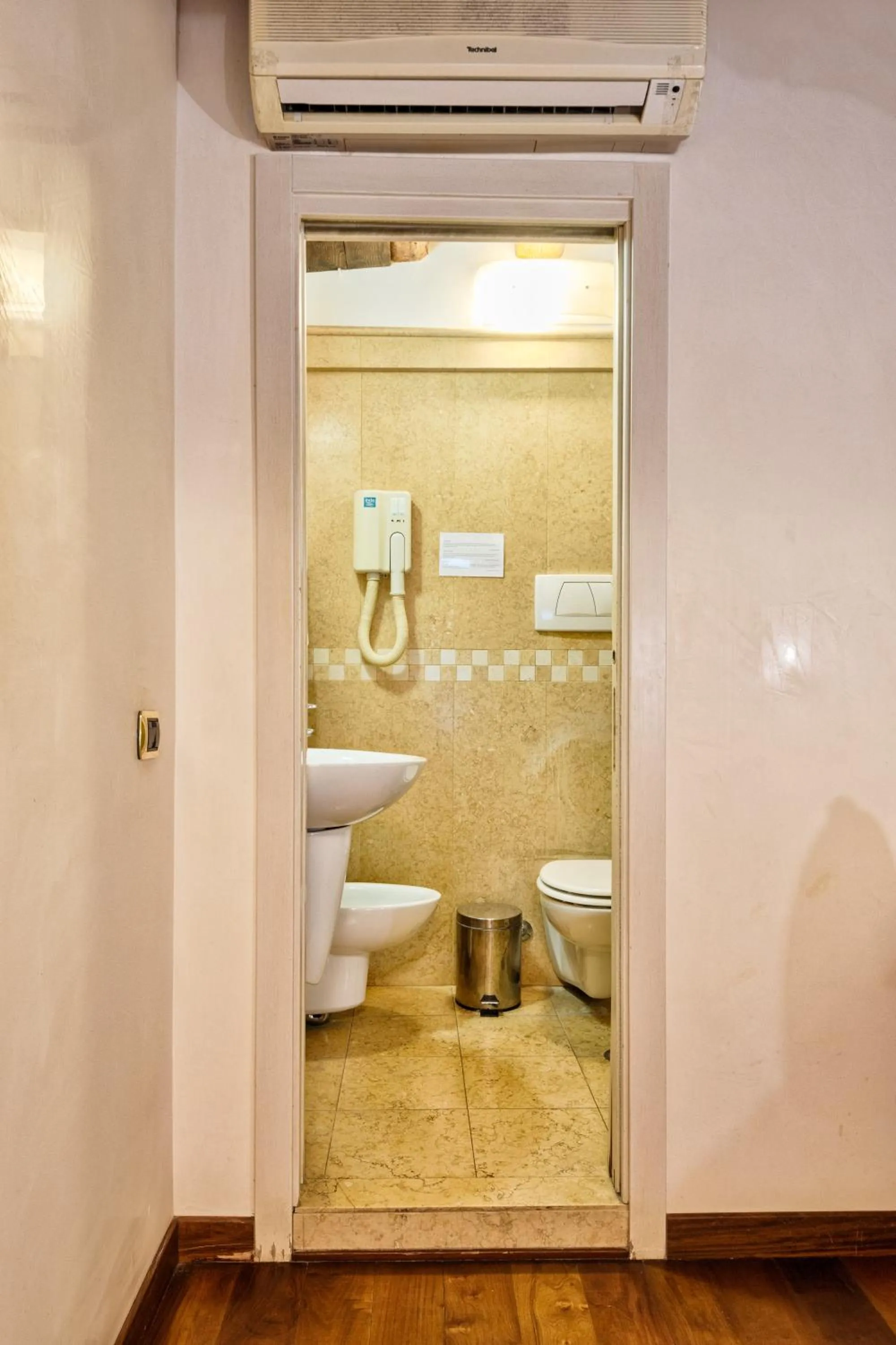 Bathroom in Hotel Vecellio Venice on the Lagoon