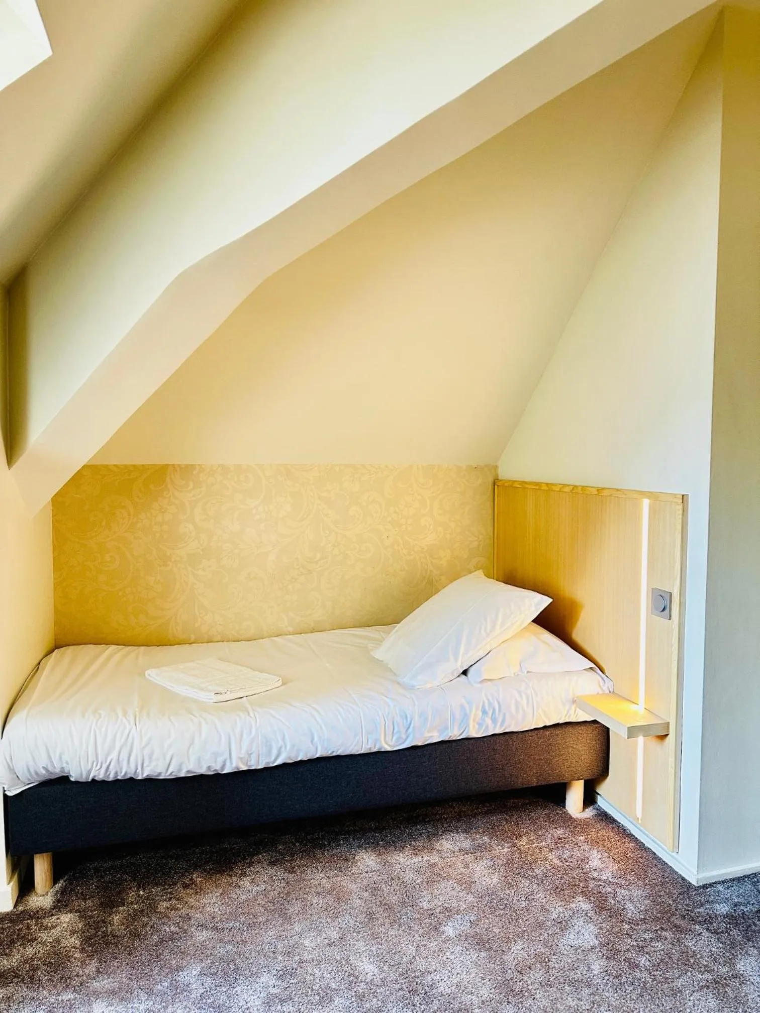 Bed in Hôtel Restaurant Le Repère