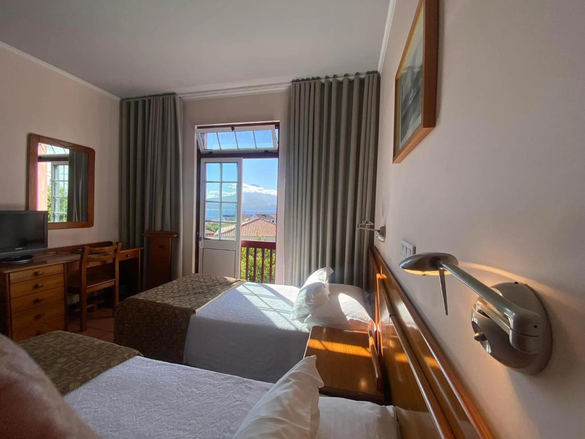 View (from property/room), Bed in Apartamentos Turisticos Verdemar