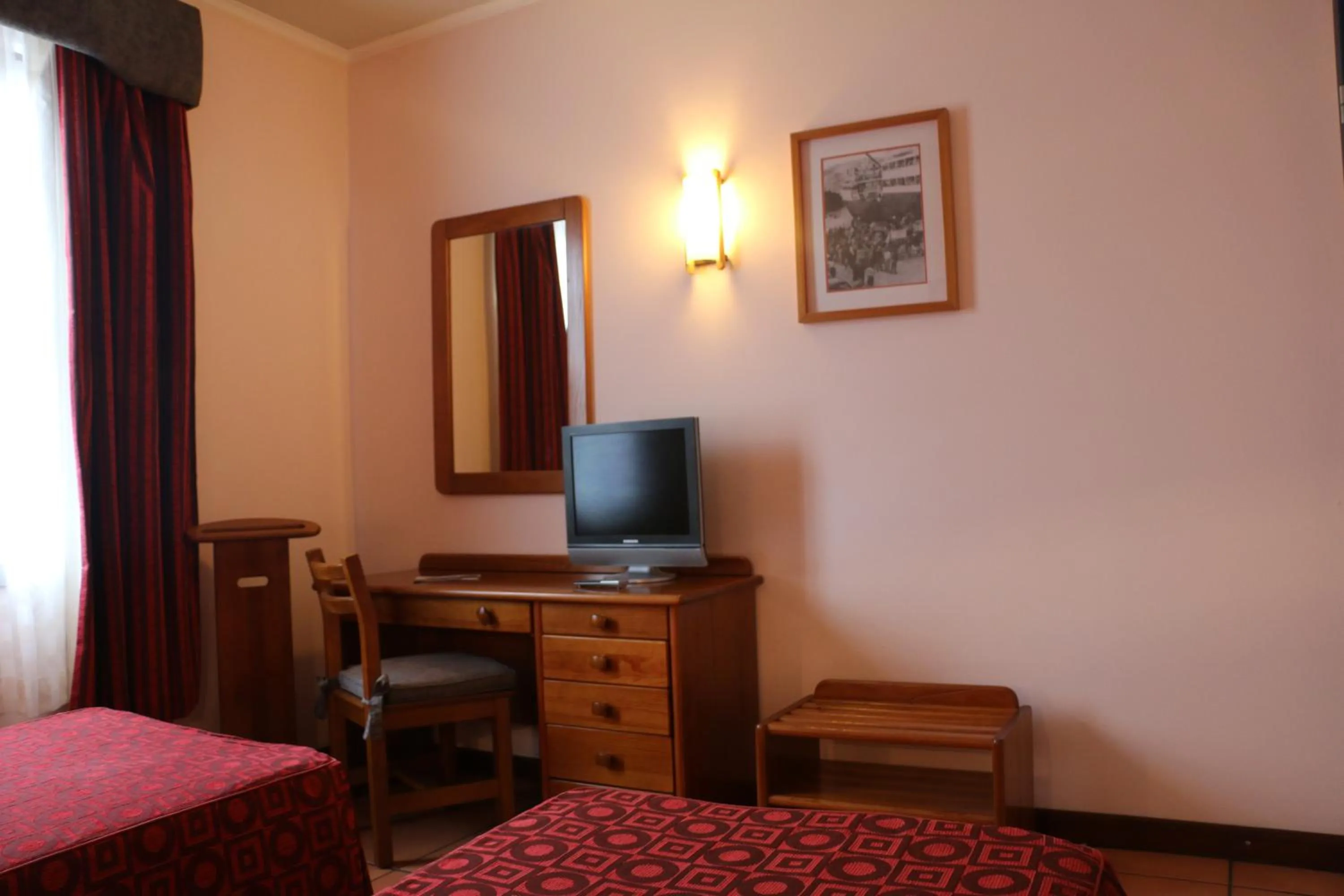 Seating area, Bed in Apartamentos Turisticos Verdemar