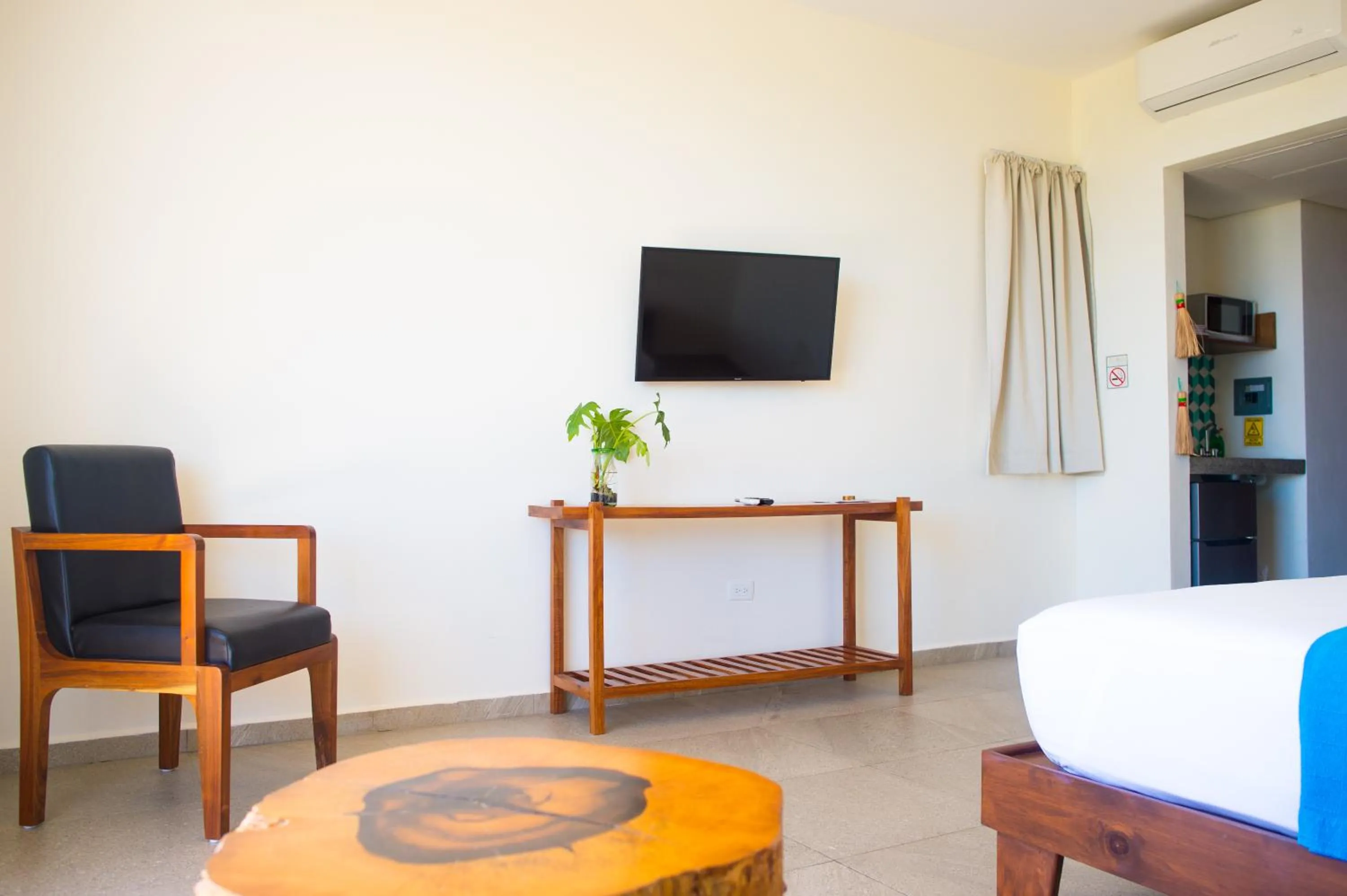TV and multimedia in Suites Cielo y Mar
