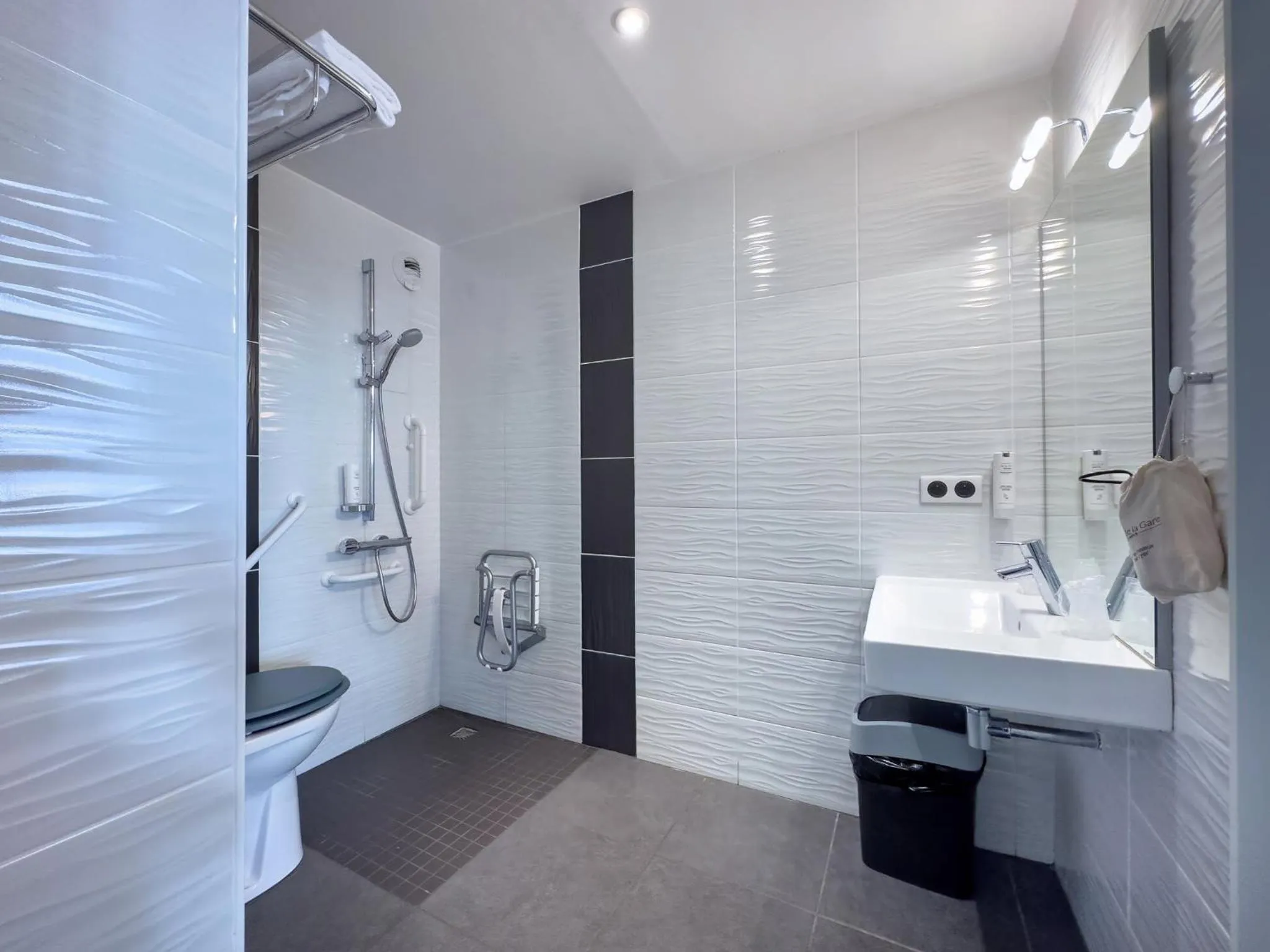 Toilet in Hotel De La Gare