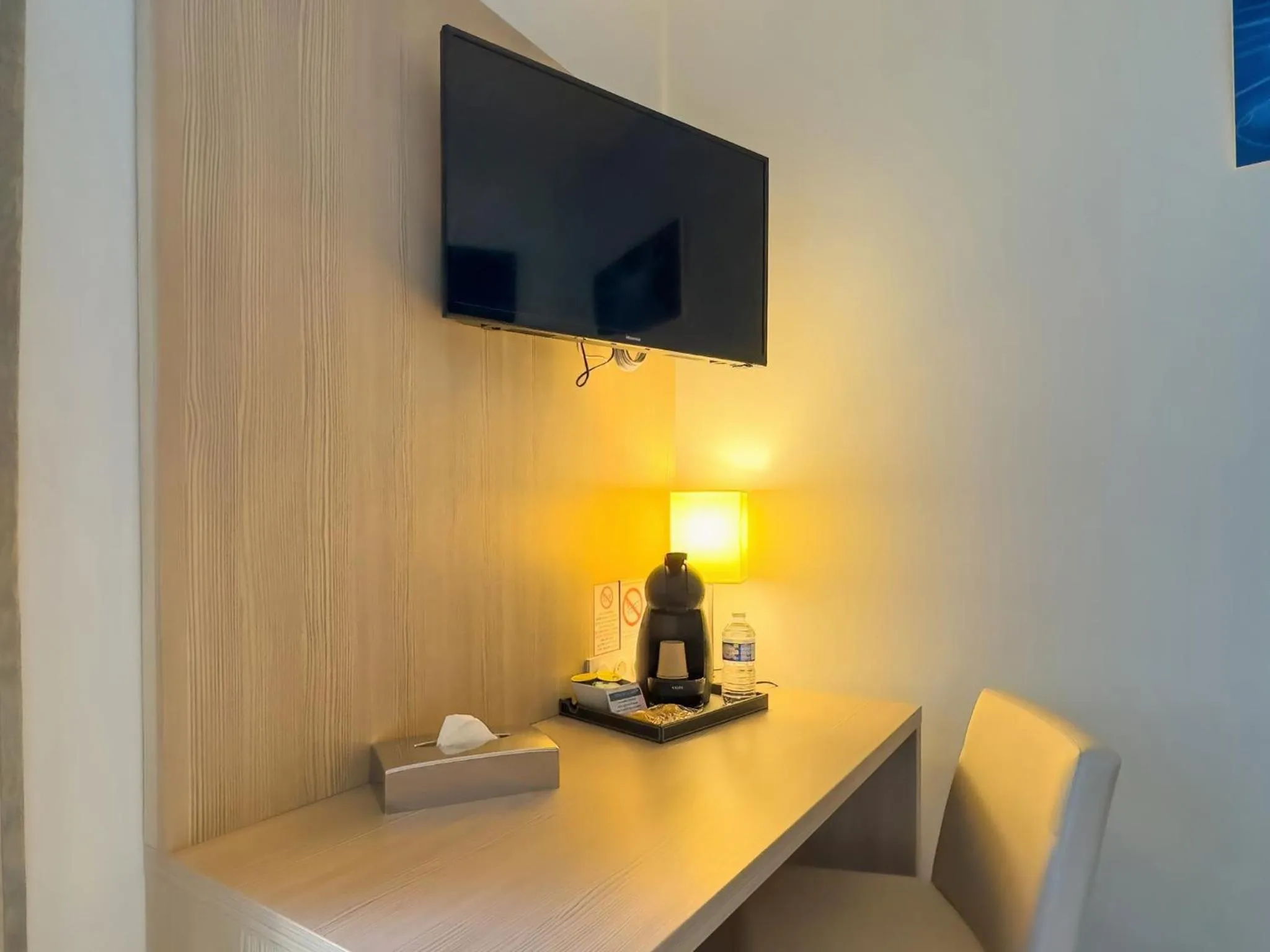 TV and multimedia in Hotel De La Gare