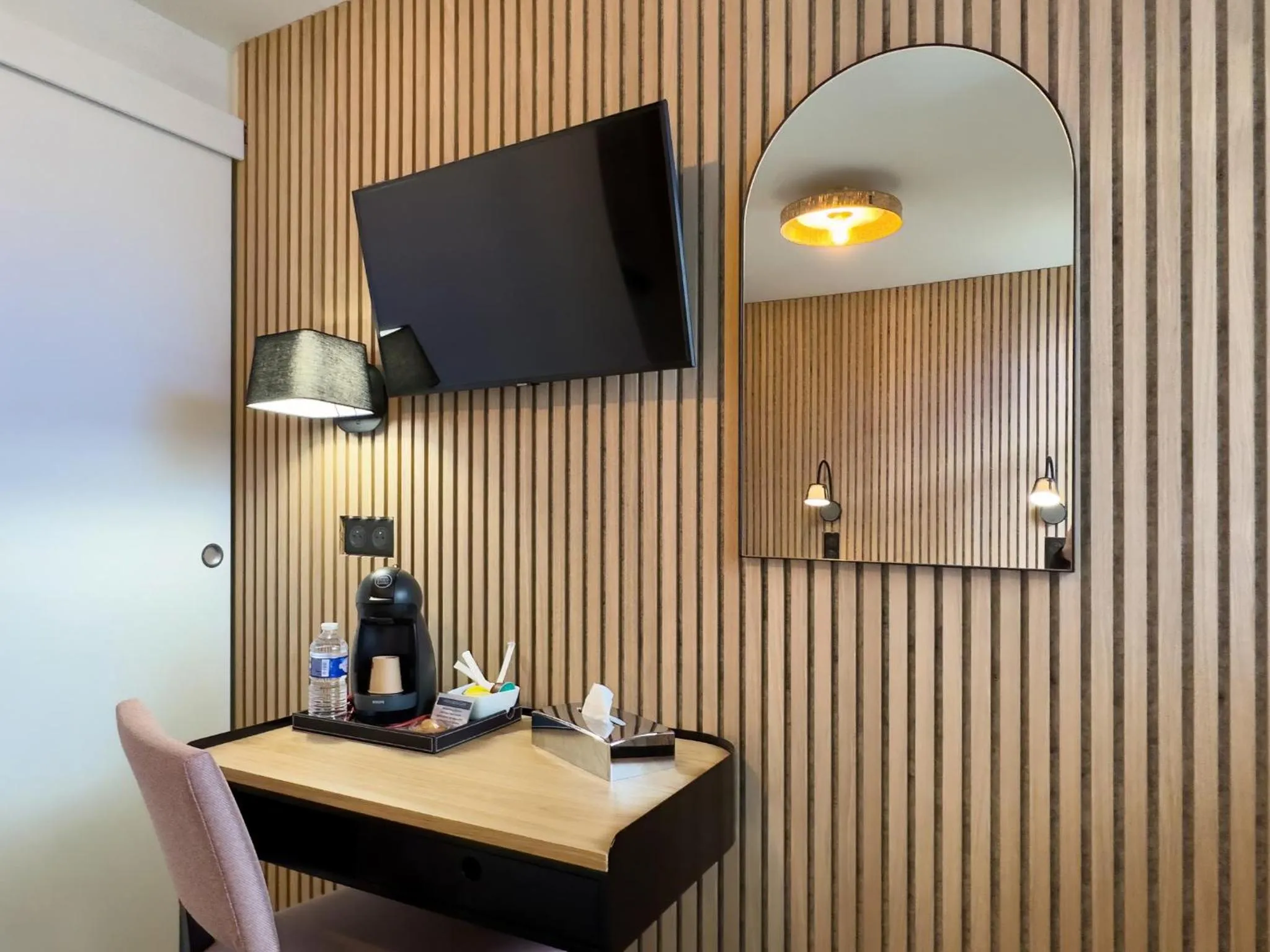 TV and multimedia in Hotel De La Gare