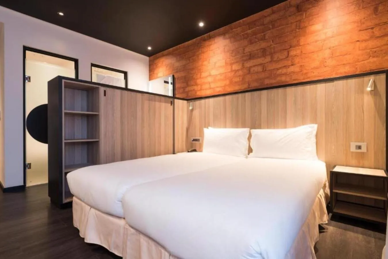 Photo of the whole room, Bed in ONOMO Hotel Conakry