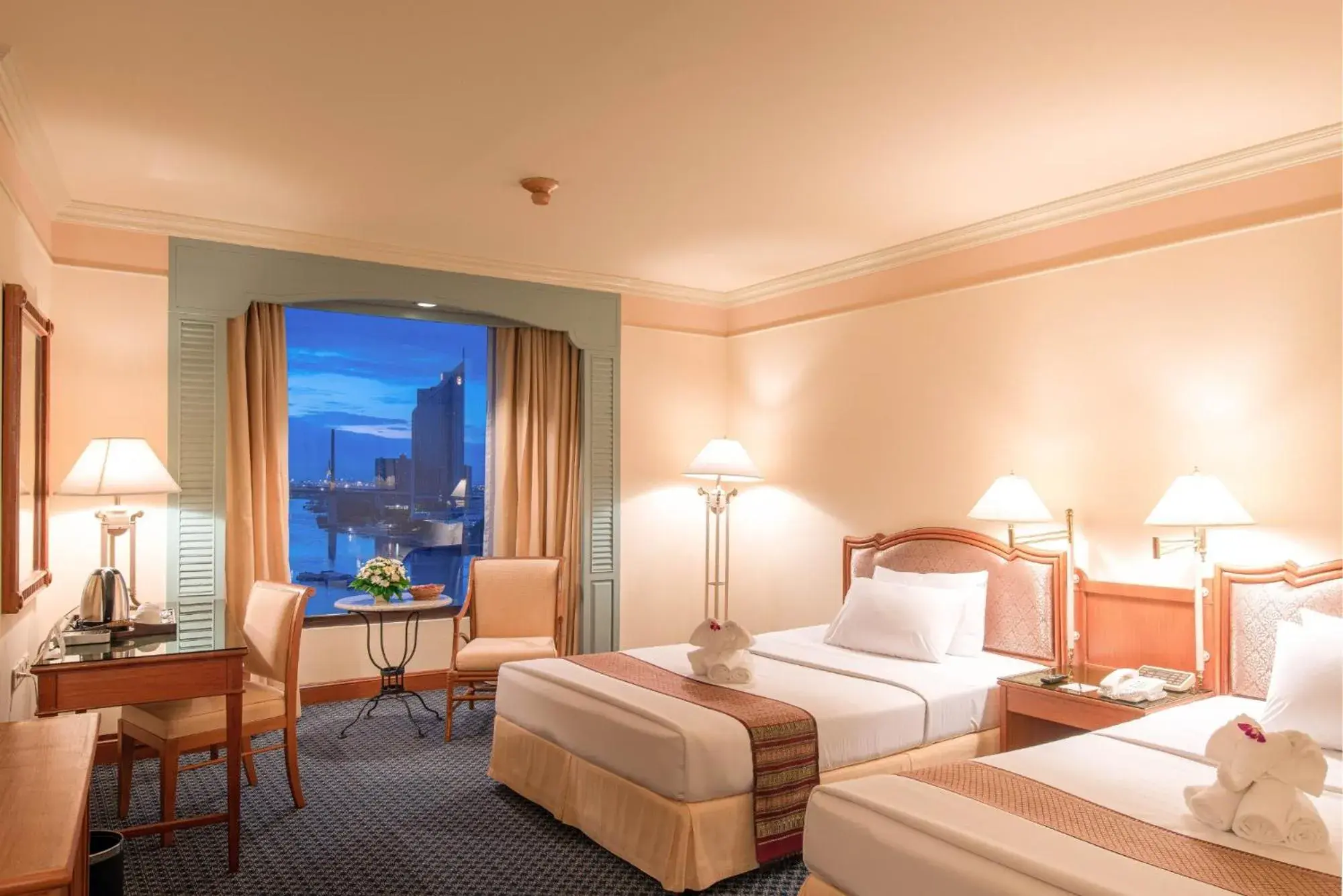 Twin Room with River View in Montien Riverside Hotel Bangkok Twin Room with River View in Montien Riverside Hotel Bangkok