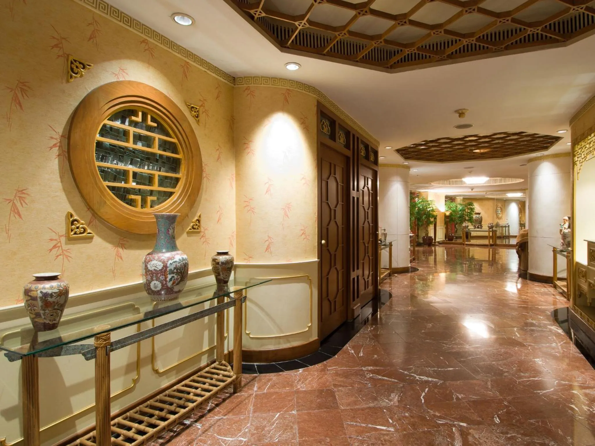 Decorative detail in Montien Riverside Hotel Bangkok