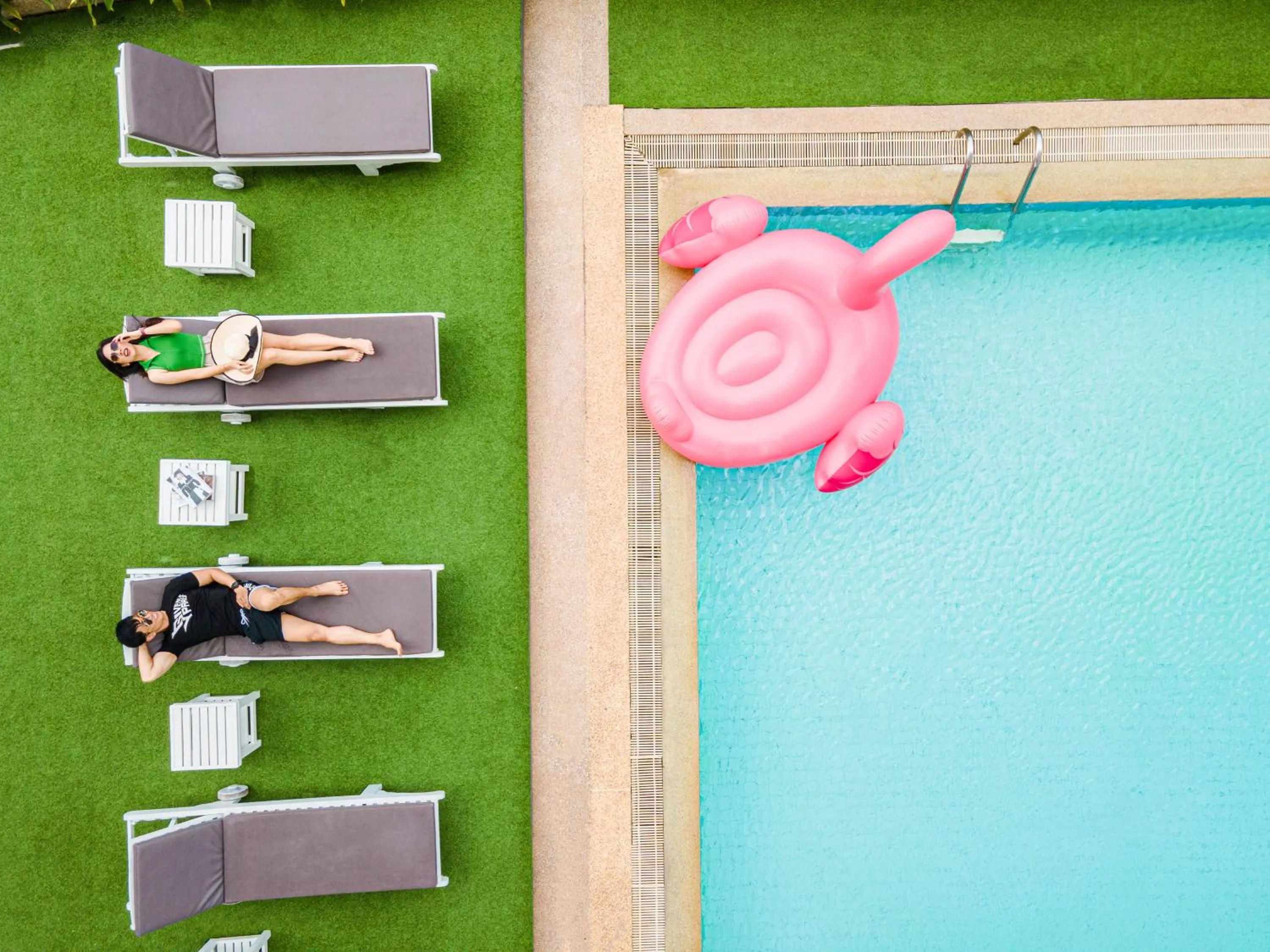 Pool view in Montien Riverside Hotel Bangkok