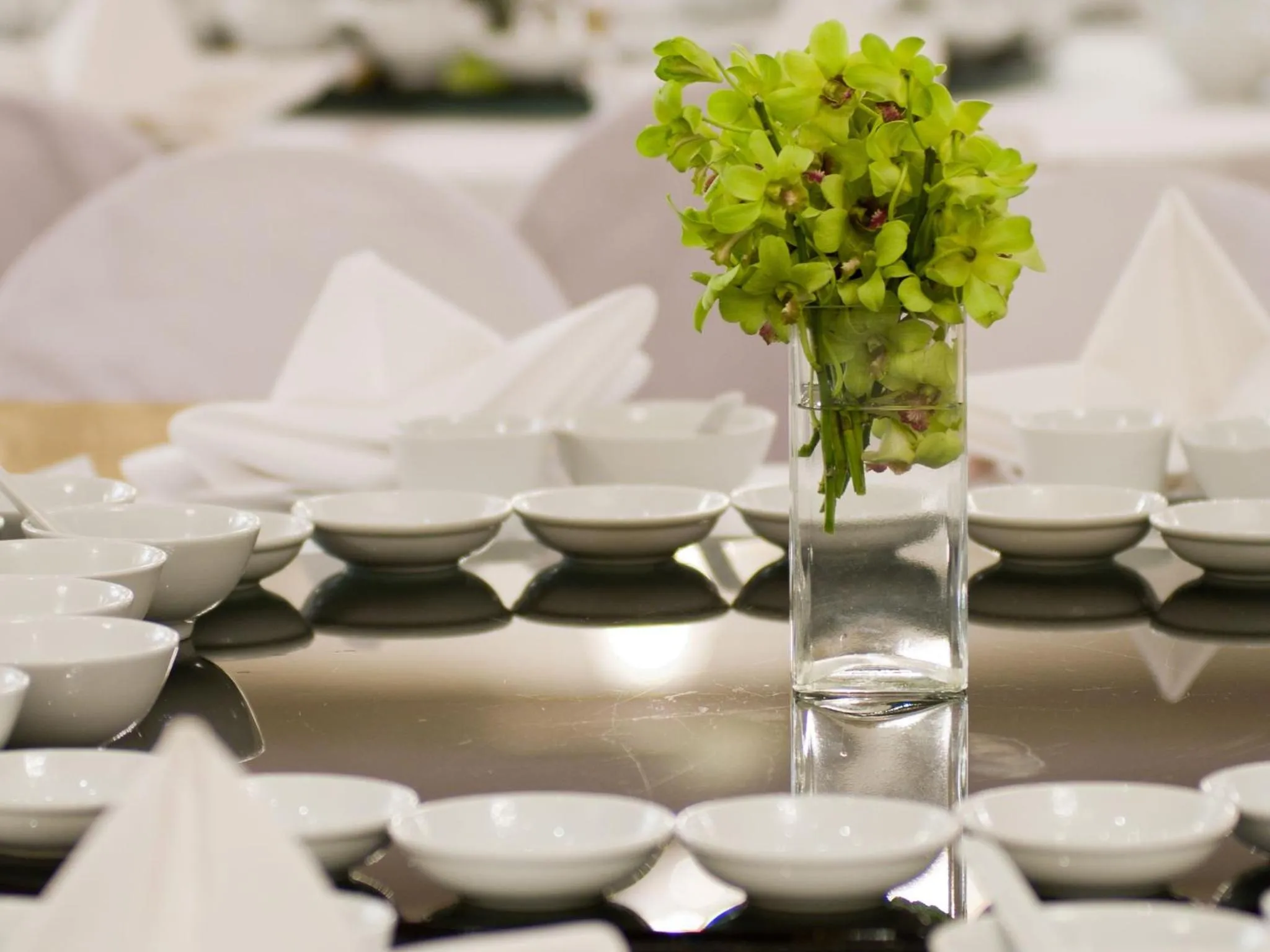 Restaurant/places to eat in Montien Riverside Hotel Bangkok