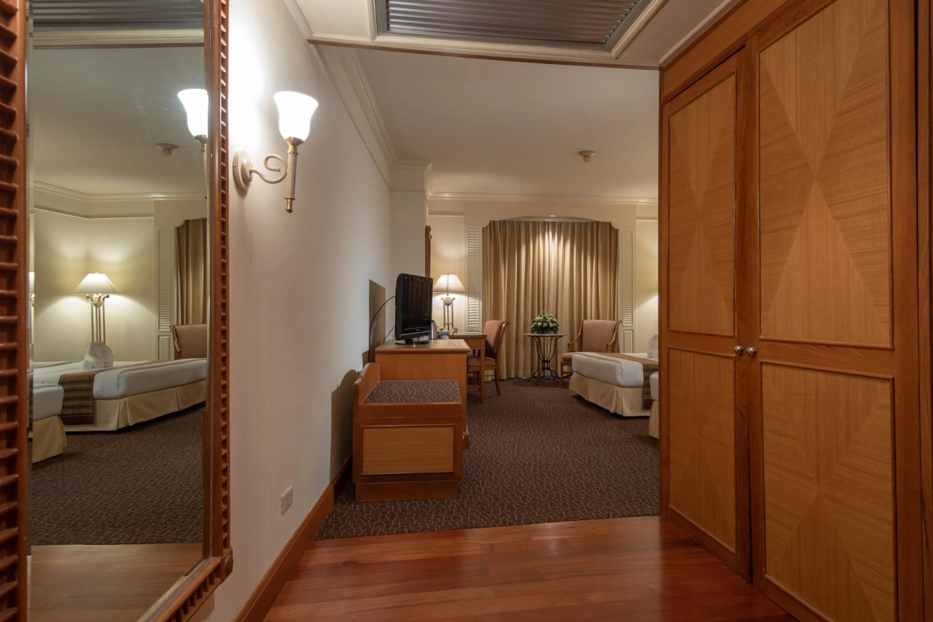 Other, Bed in Montien Riverside Hotel Bangkok