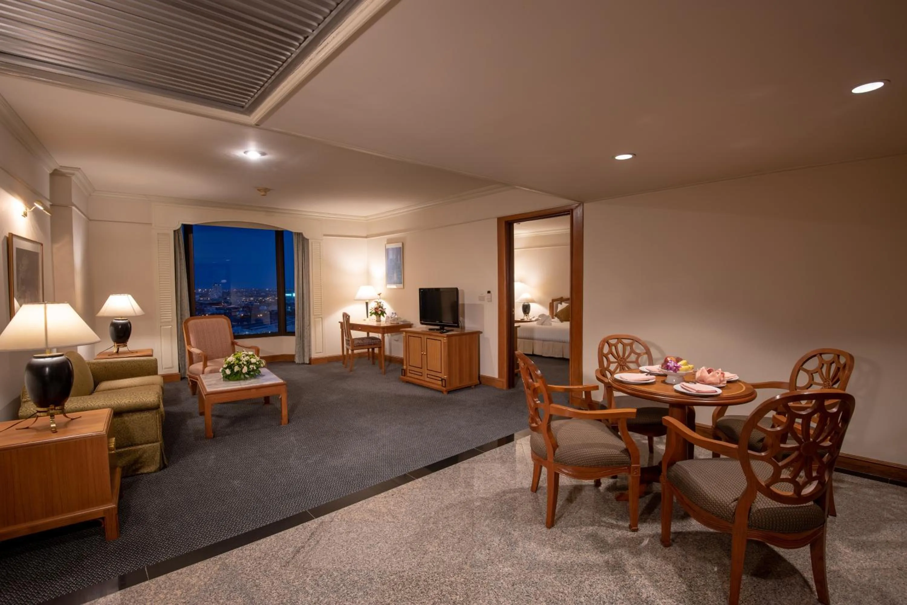 Living room in Montien Riverside Hotel Bangkok