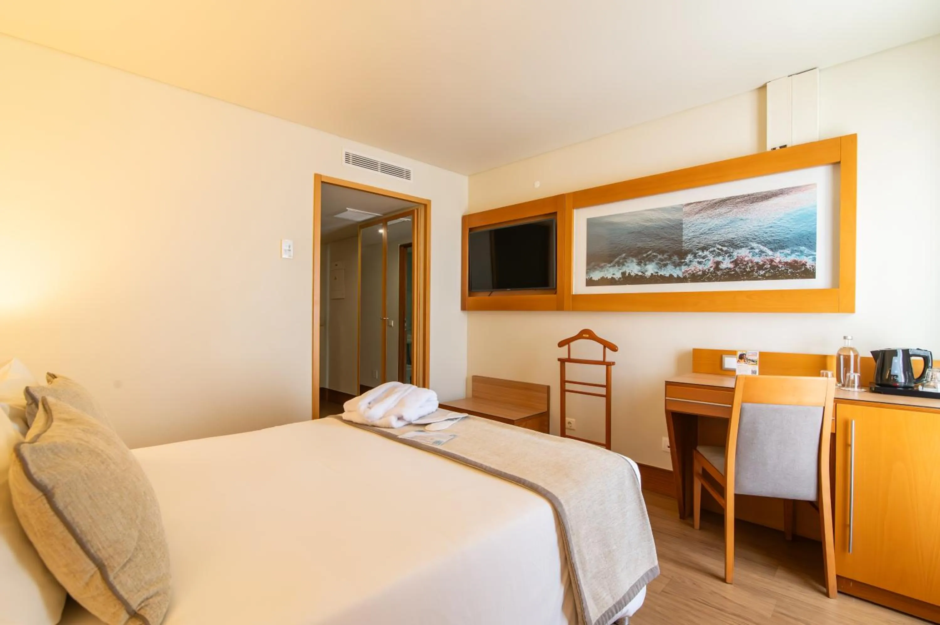 Bed in Hotel Comfort Inn Ponta Delgada